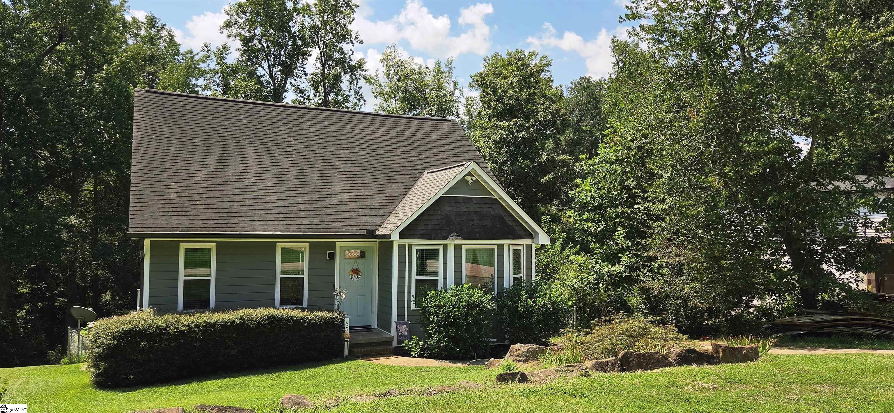 658 Maple Drive — photo