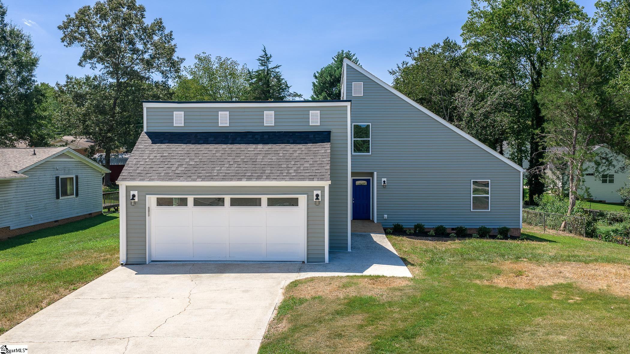 1111 Charter Oaks Drive — photo