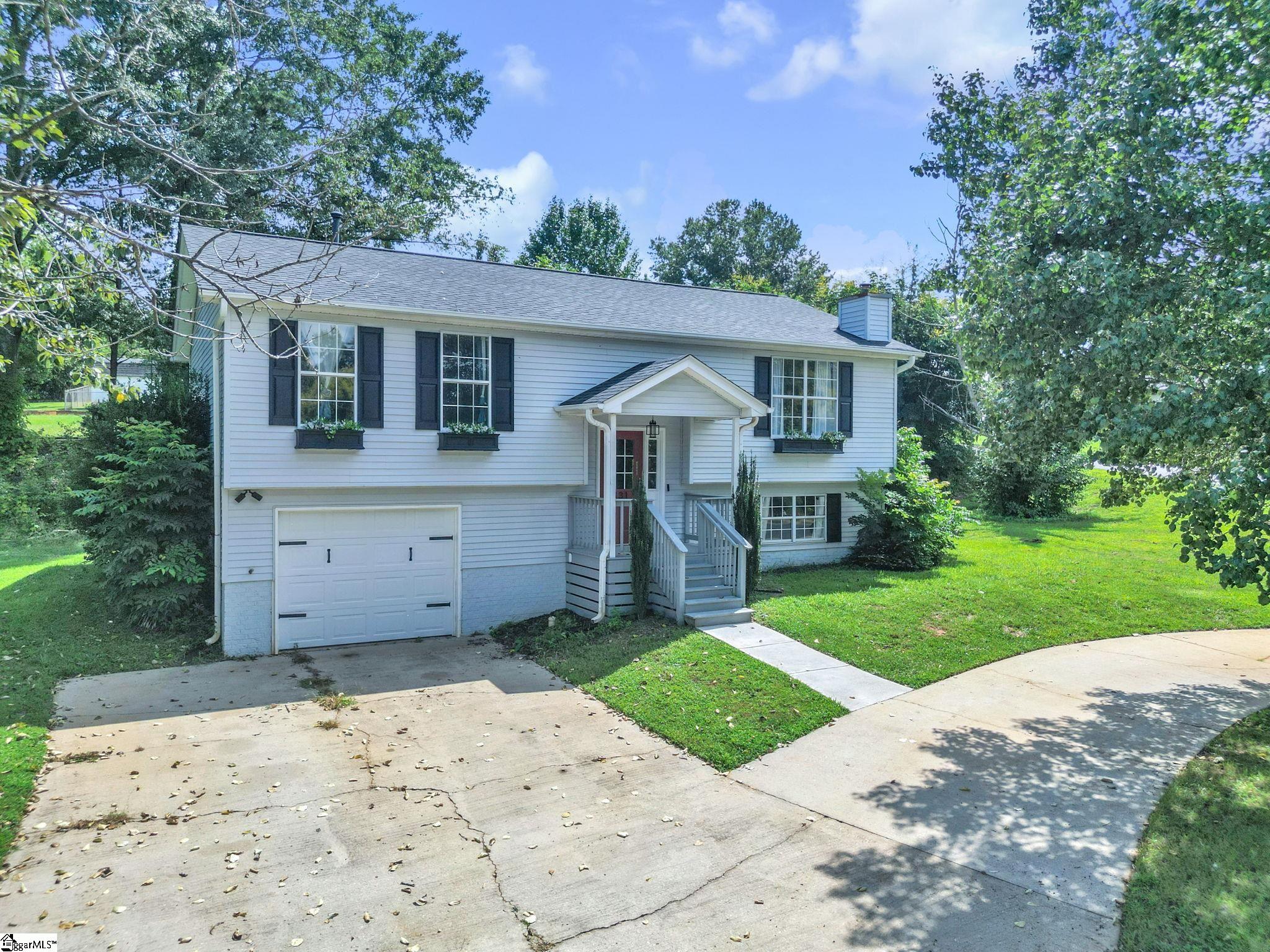 431 Maplewood Circle — photo