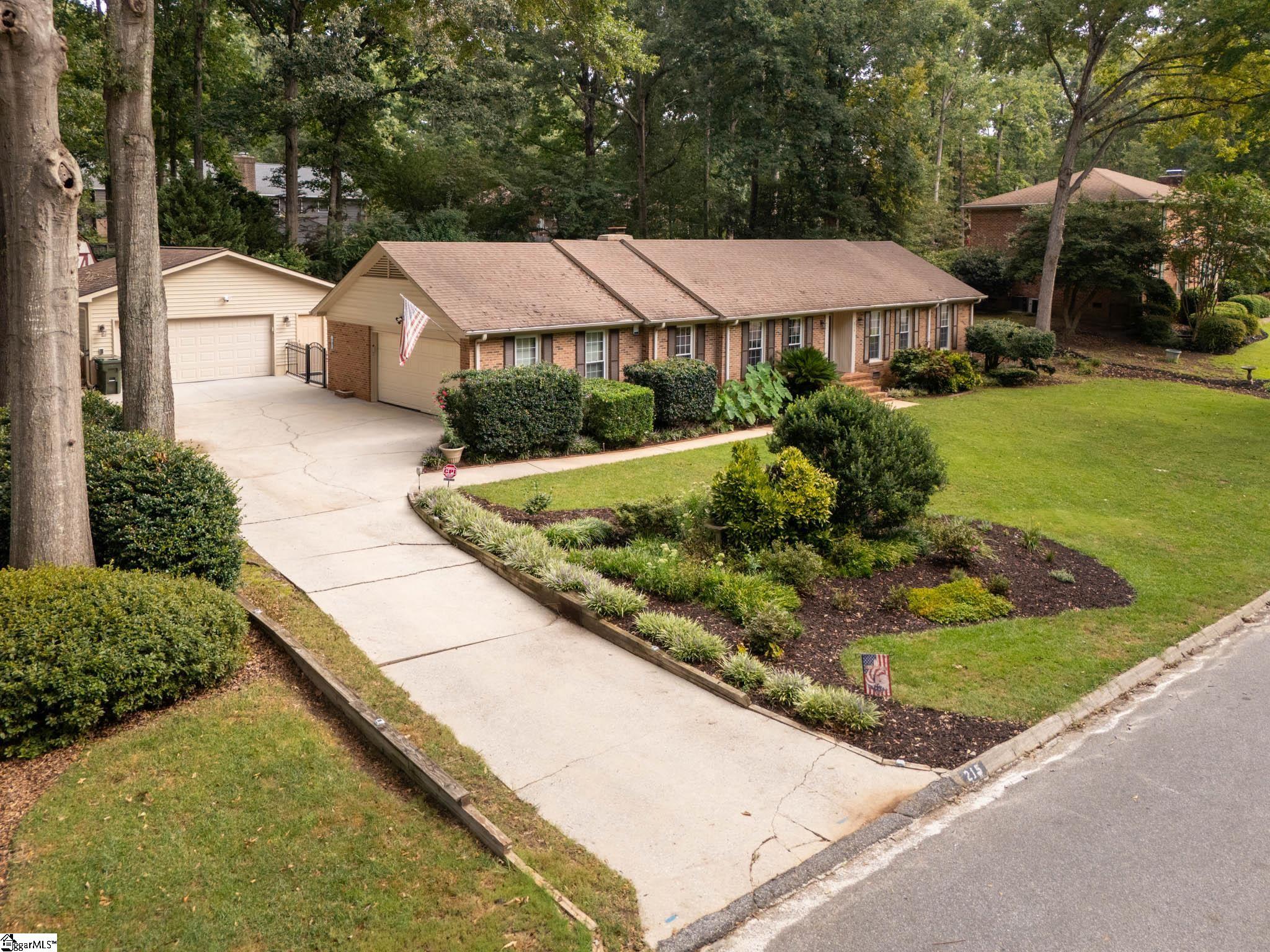 215 Cannon Circle — photo