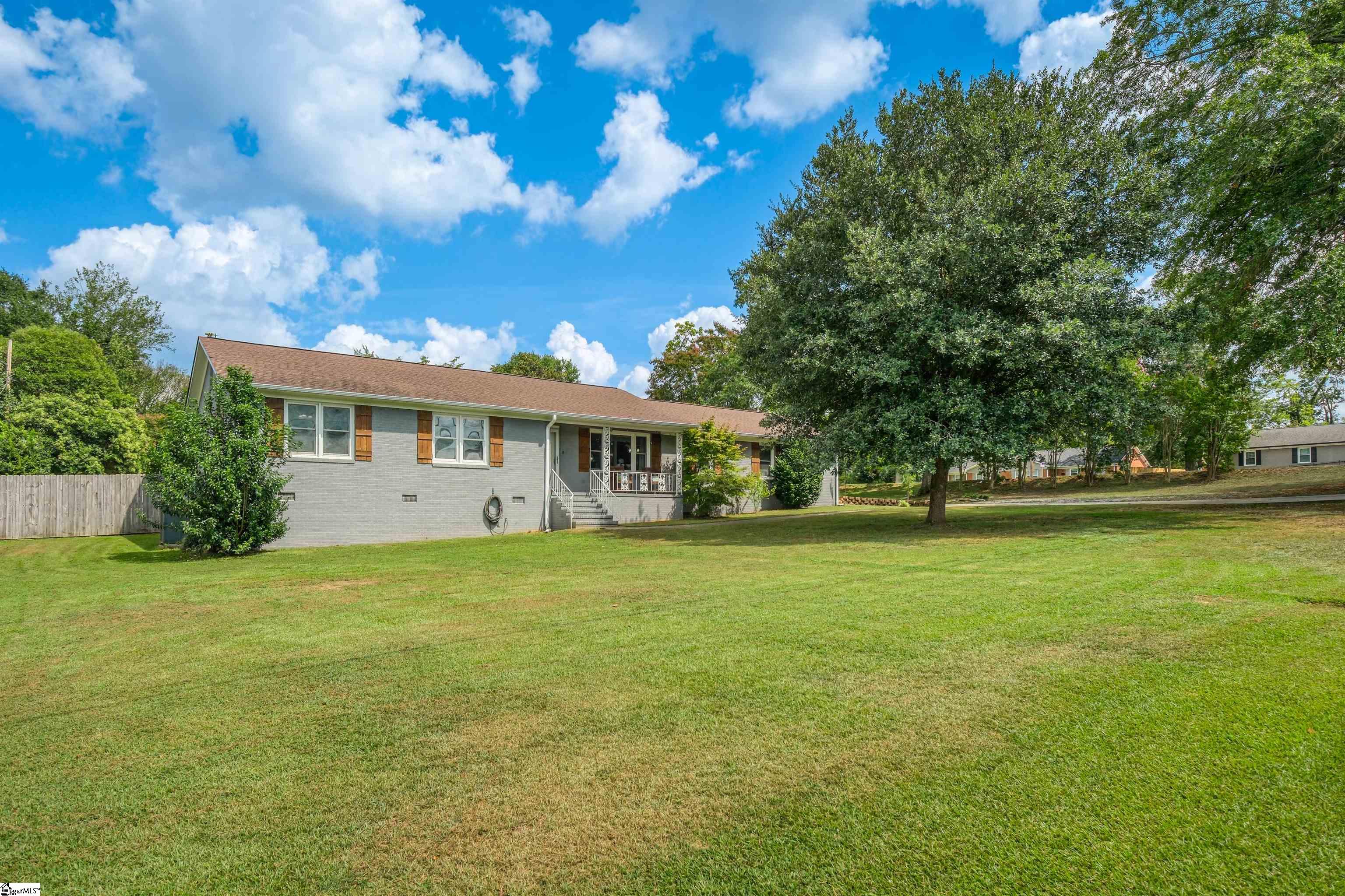 202 N Pine Lake Drive — photo