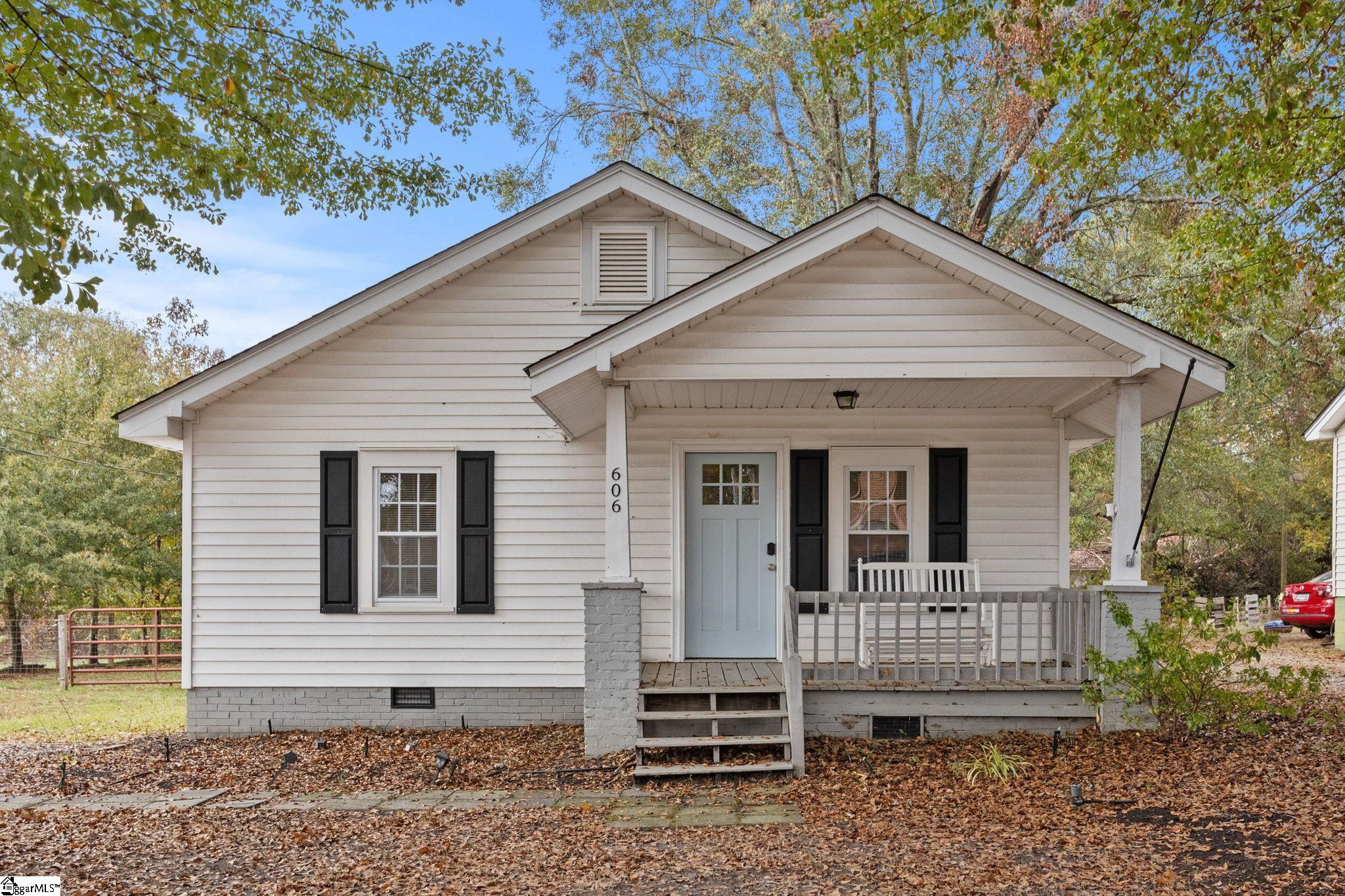 606 Poplar Drive — photo