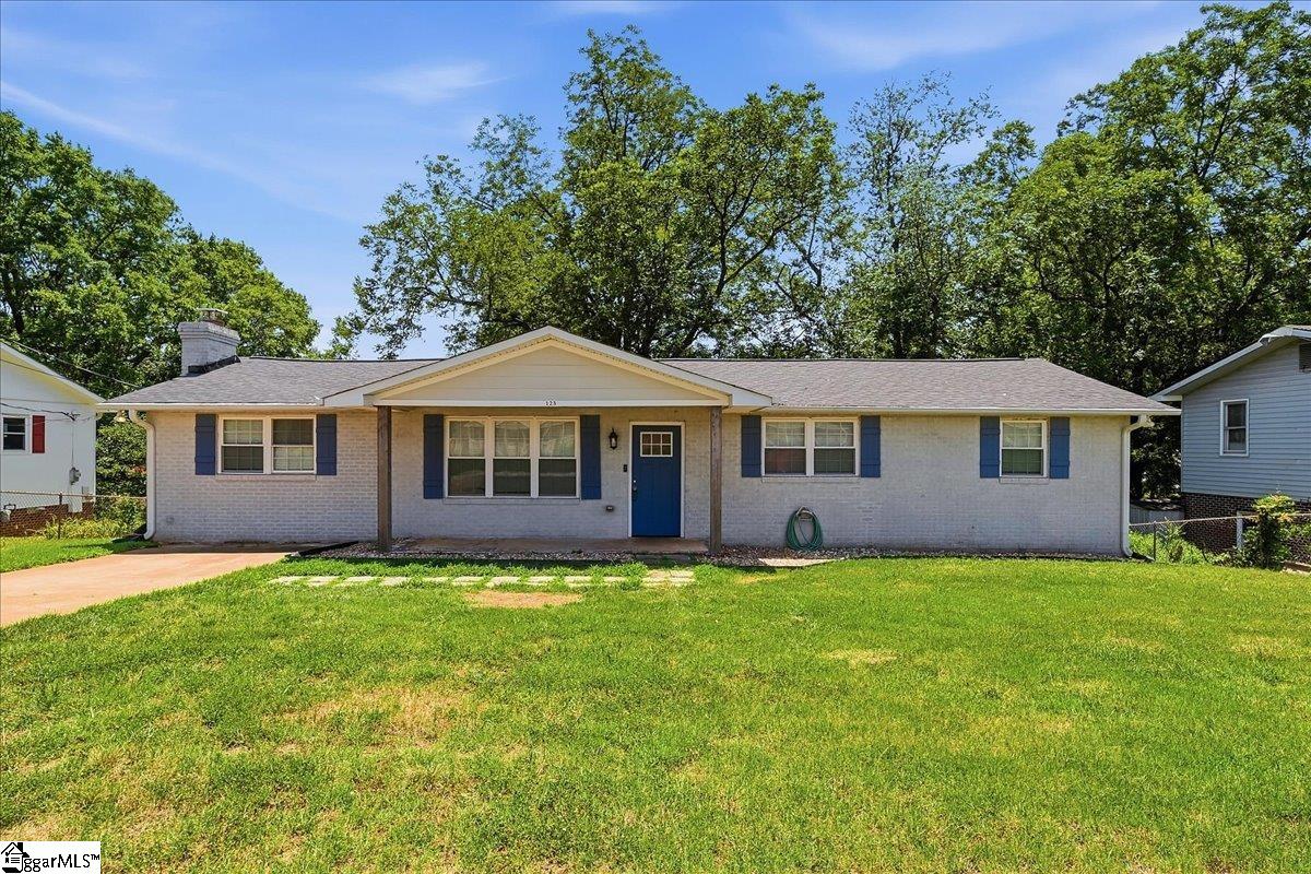 123 Monaview Circle — photo