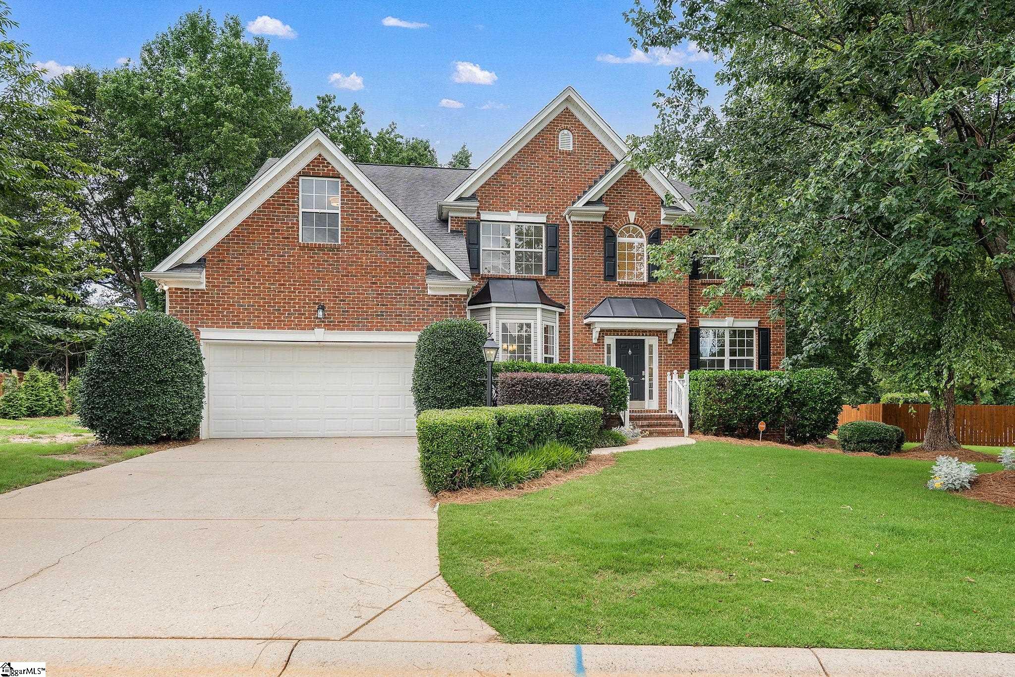 606 Heathercrest Court — photo