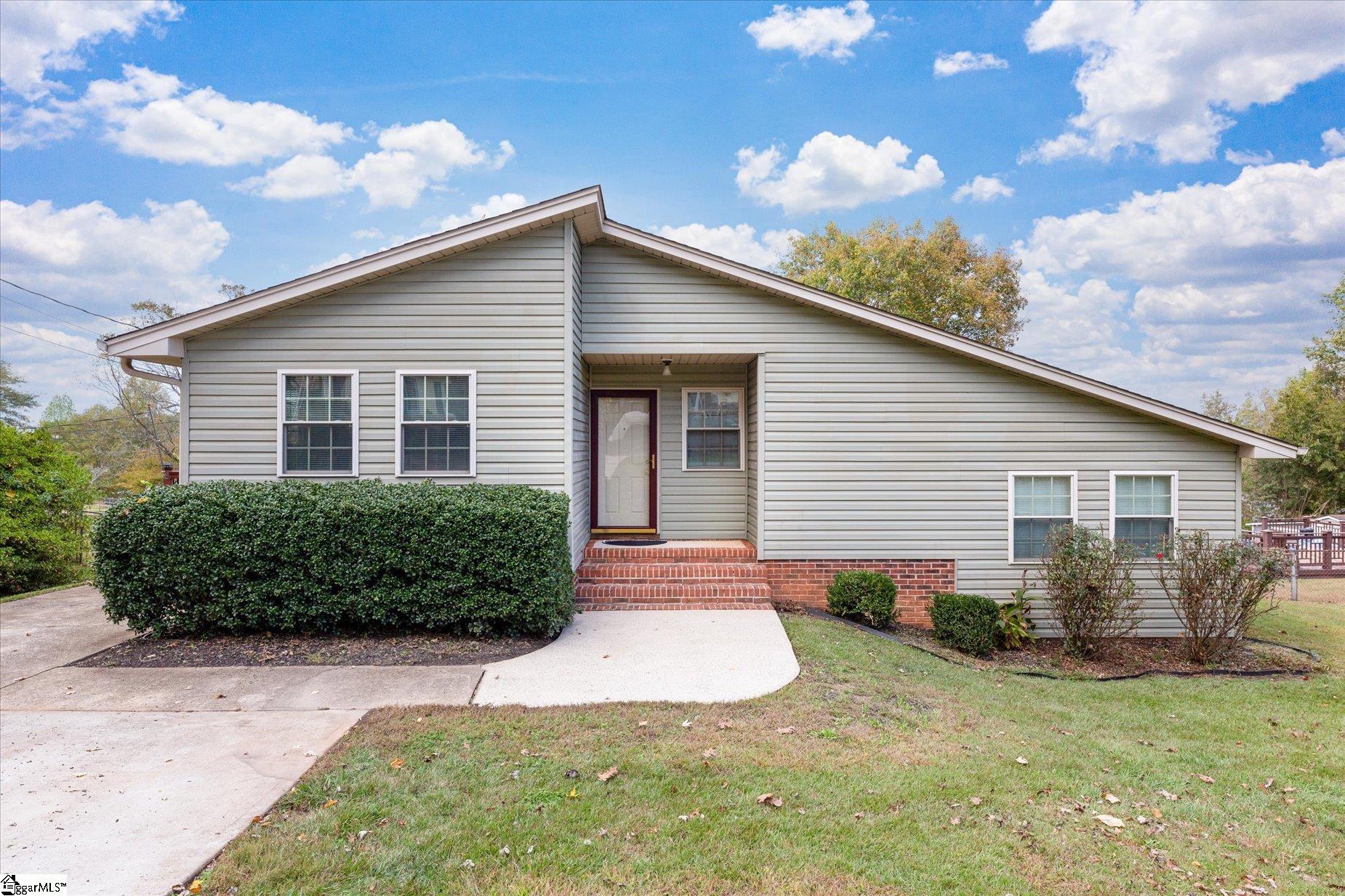 7 Bubbling Creek Drive — photo