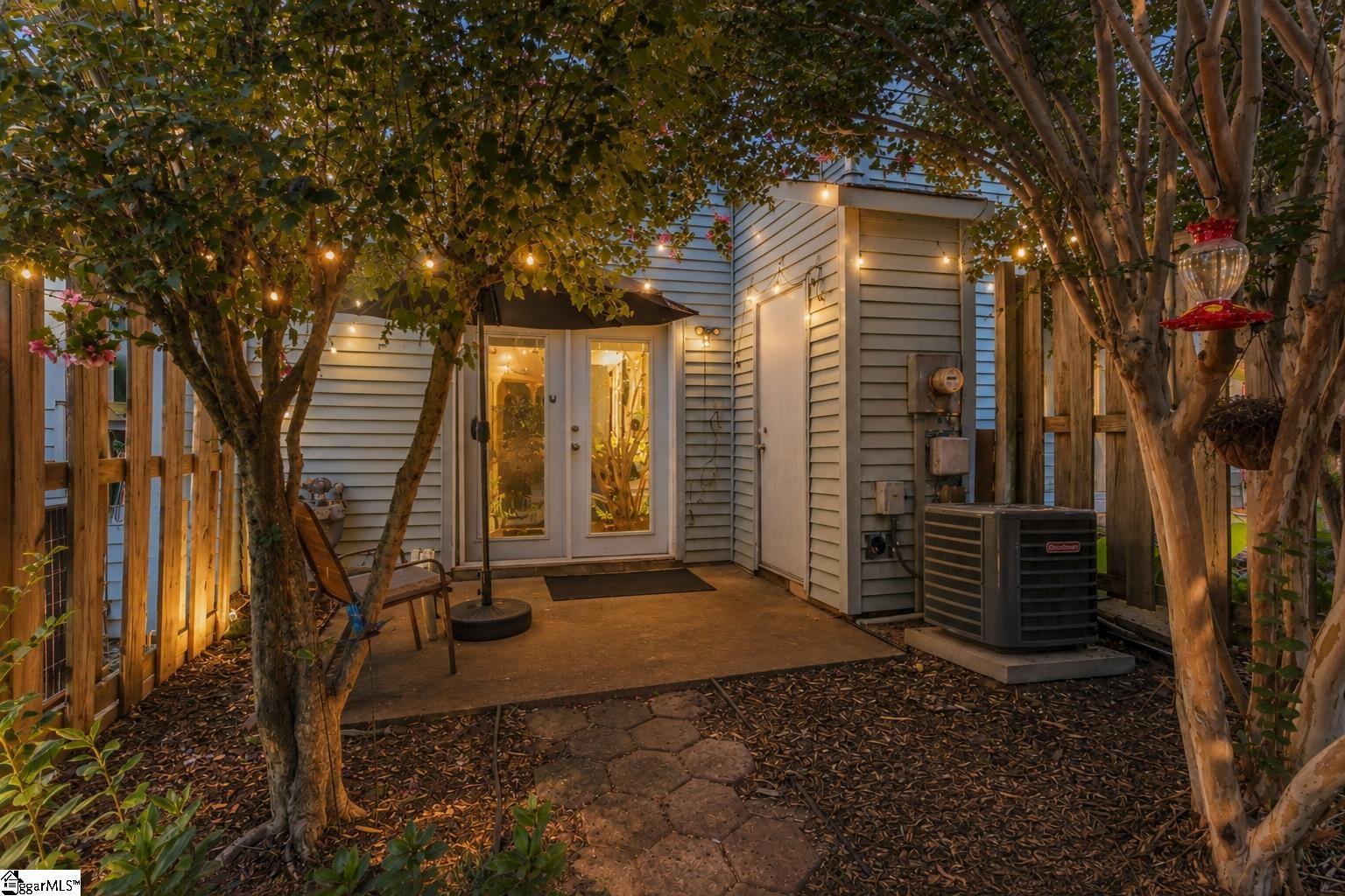 8 Bear Grass Court — photo