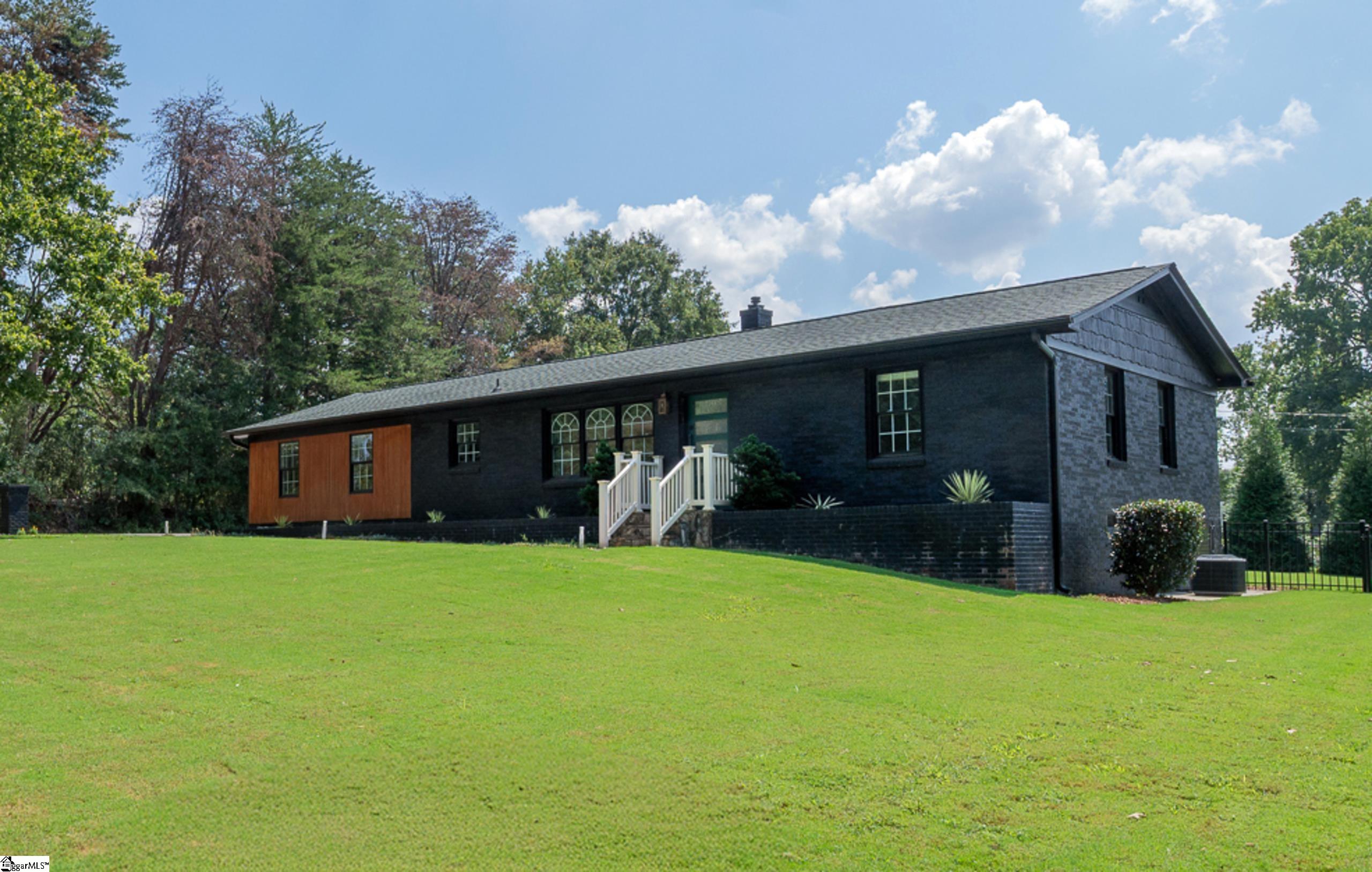 511 Woburn Court — photo
