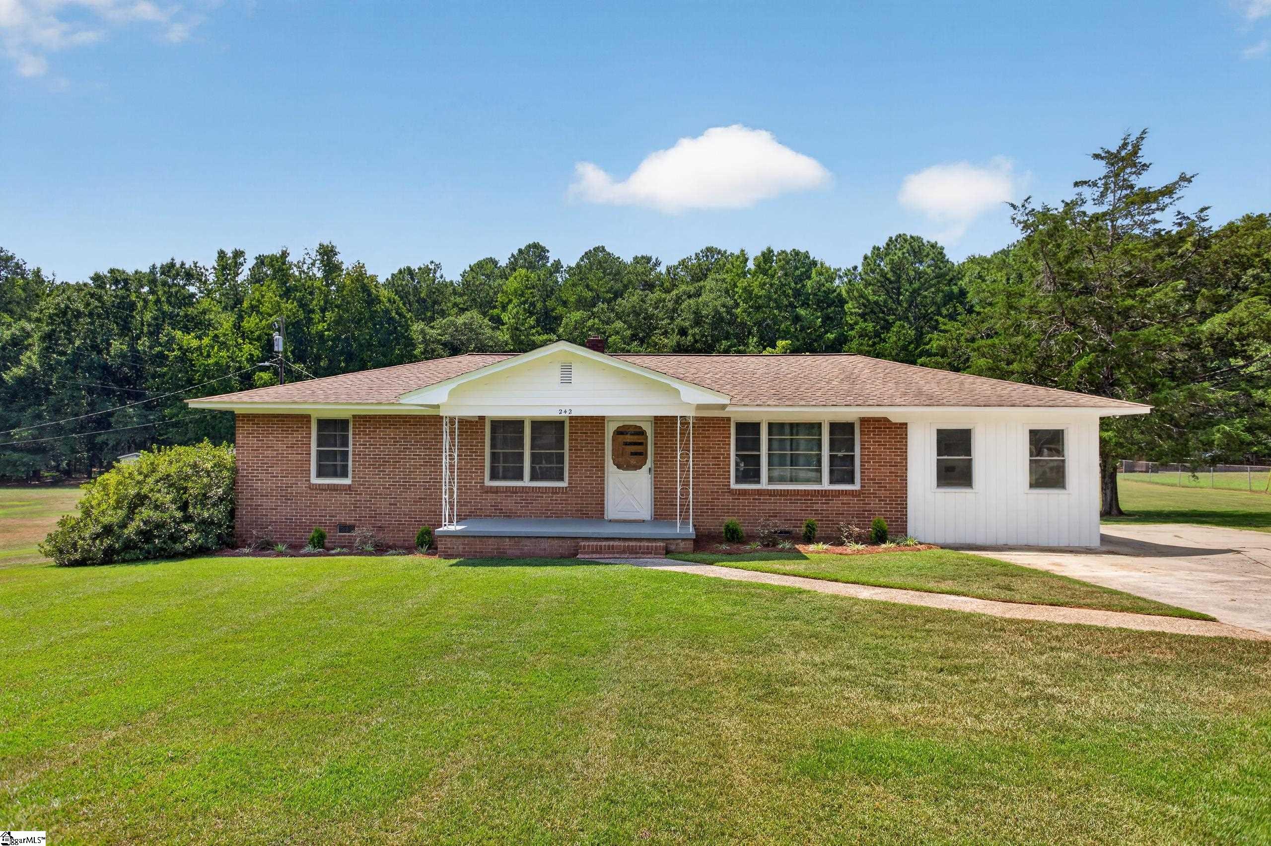 242 Sherwood Drive — photo