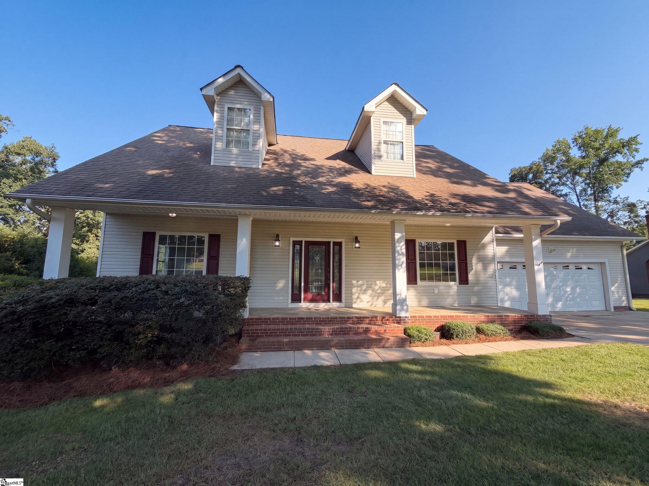 189 Victoria Drive — photo
