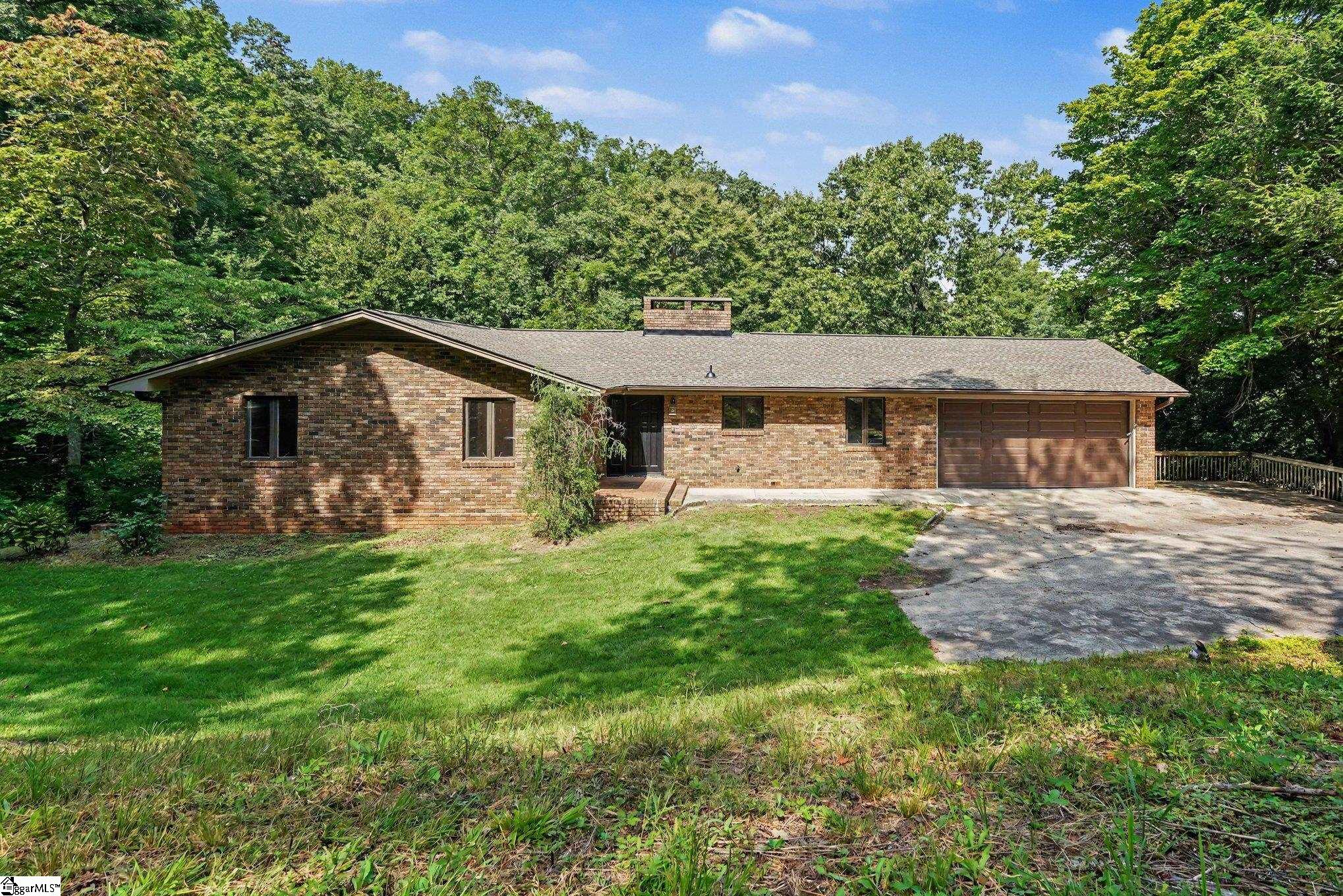 210 Lakeview Drive — photo