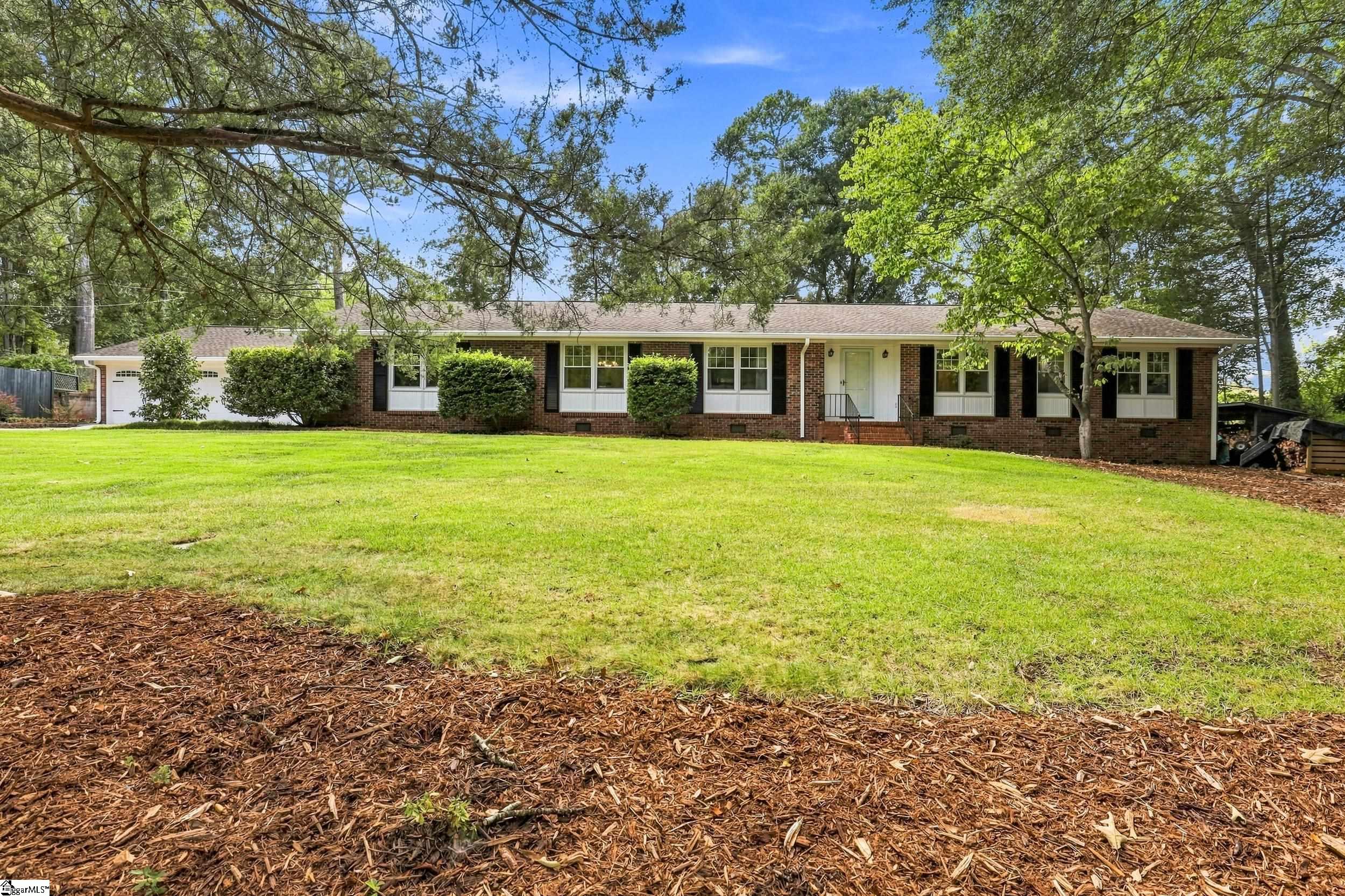 112 Lakeview Circle — photo