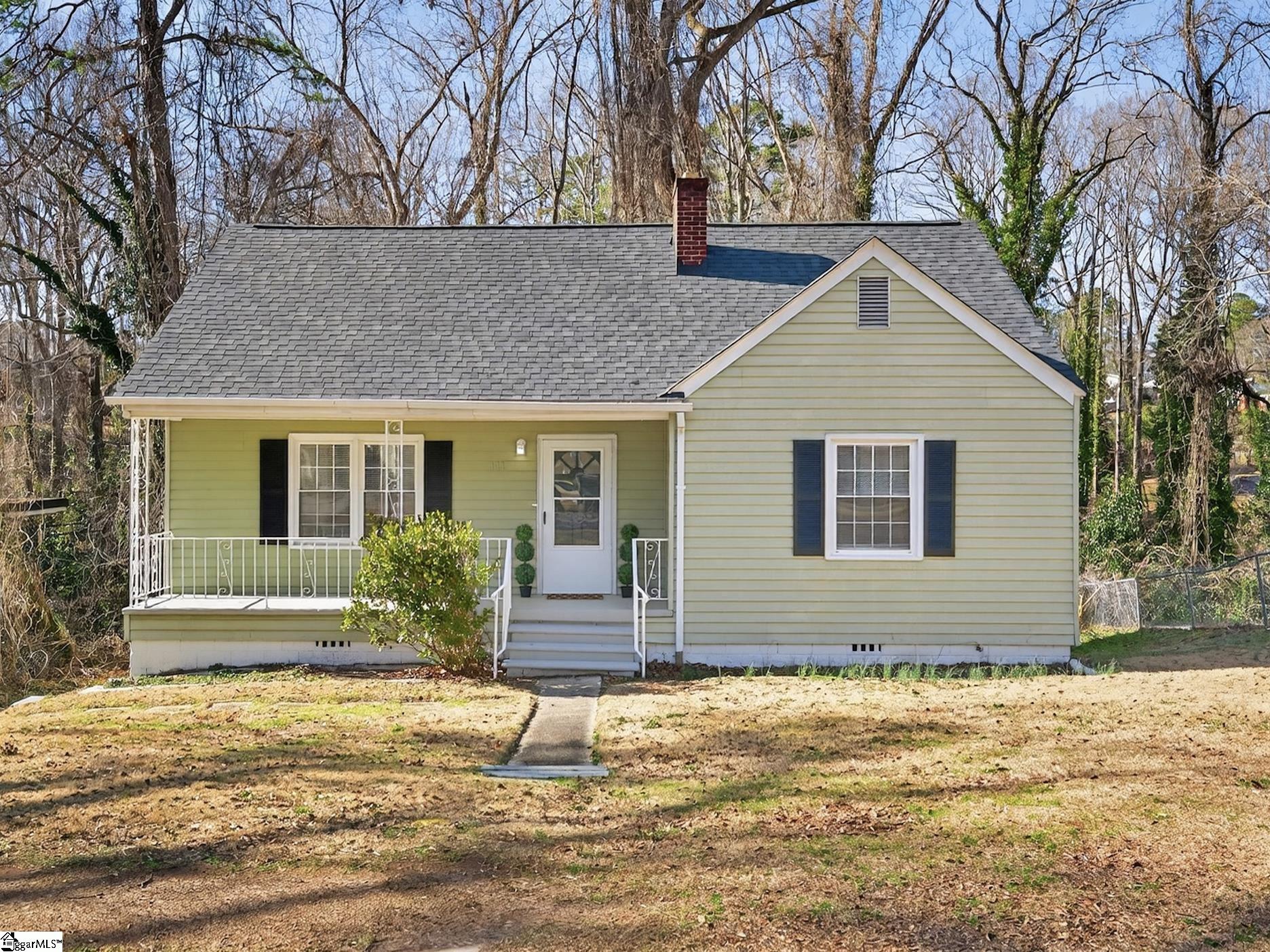 111 Oakleaf Drive — photo