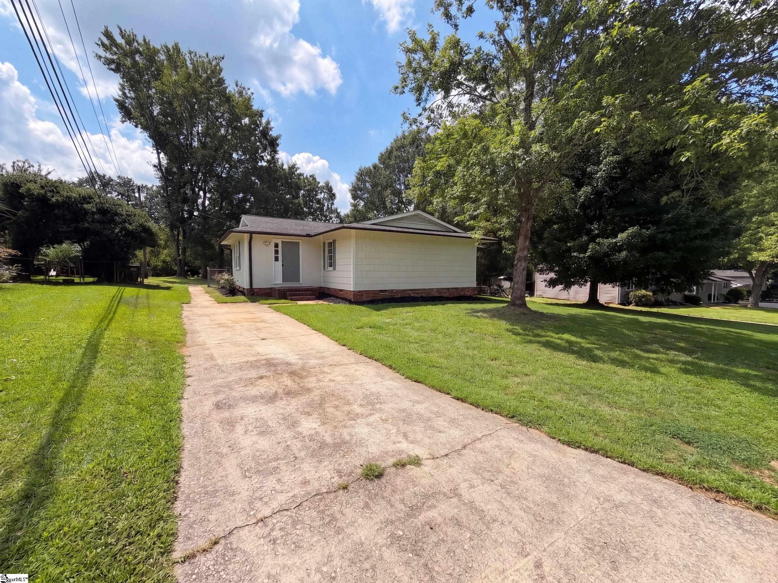 404 W Yellow Wood Drive — photo