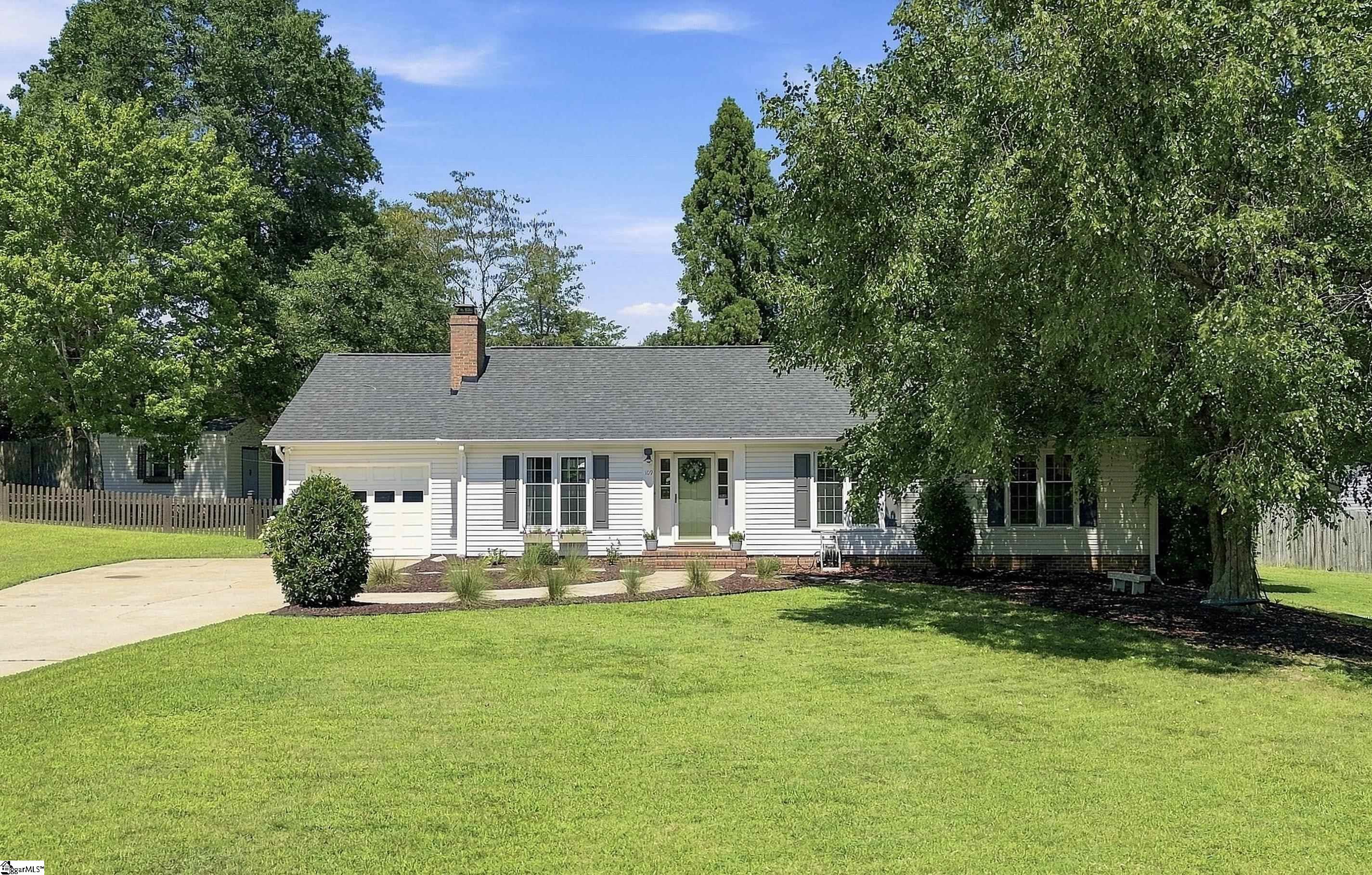 109 Stonehenge Court — photo