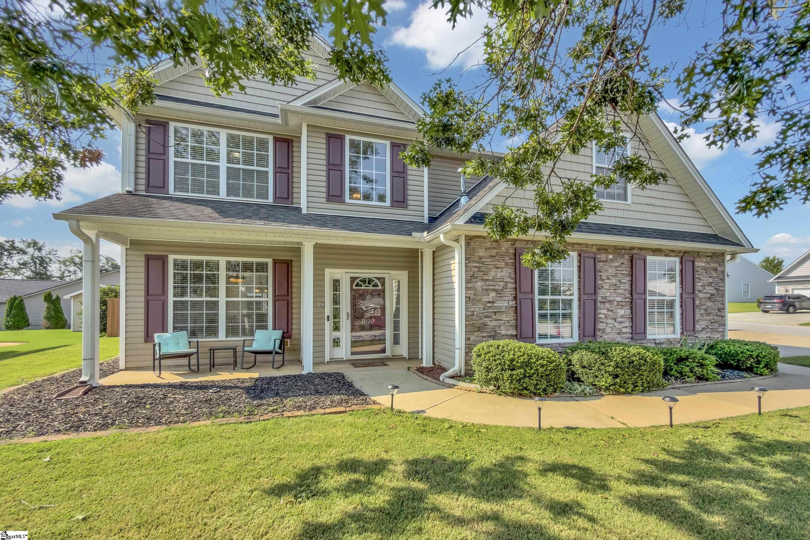1010 Blythwood Drive — photo