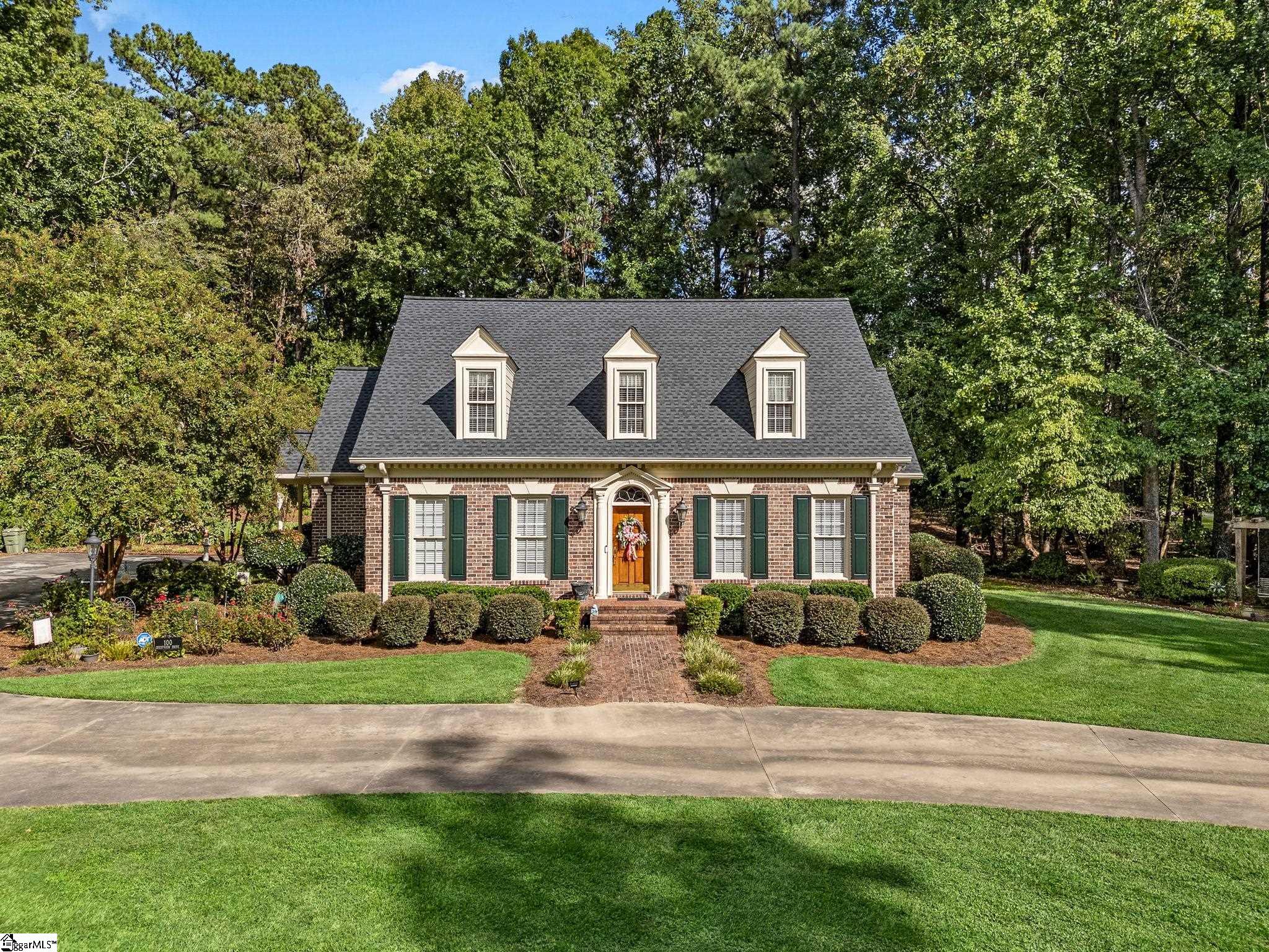 100 Crestview Drive — photo