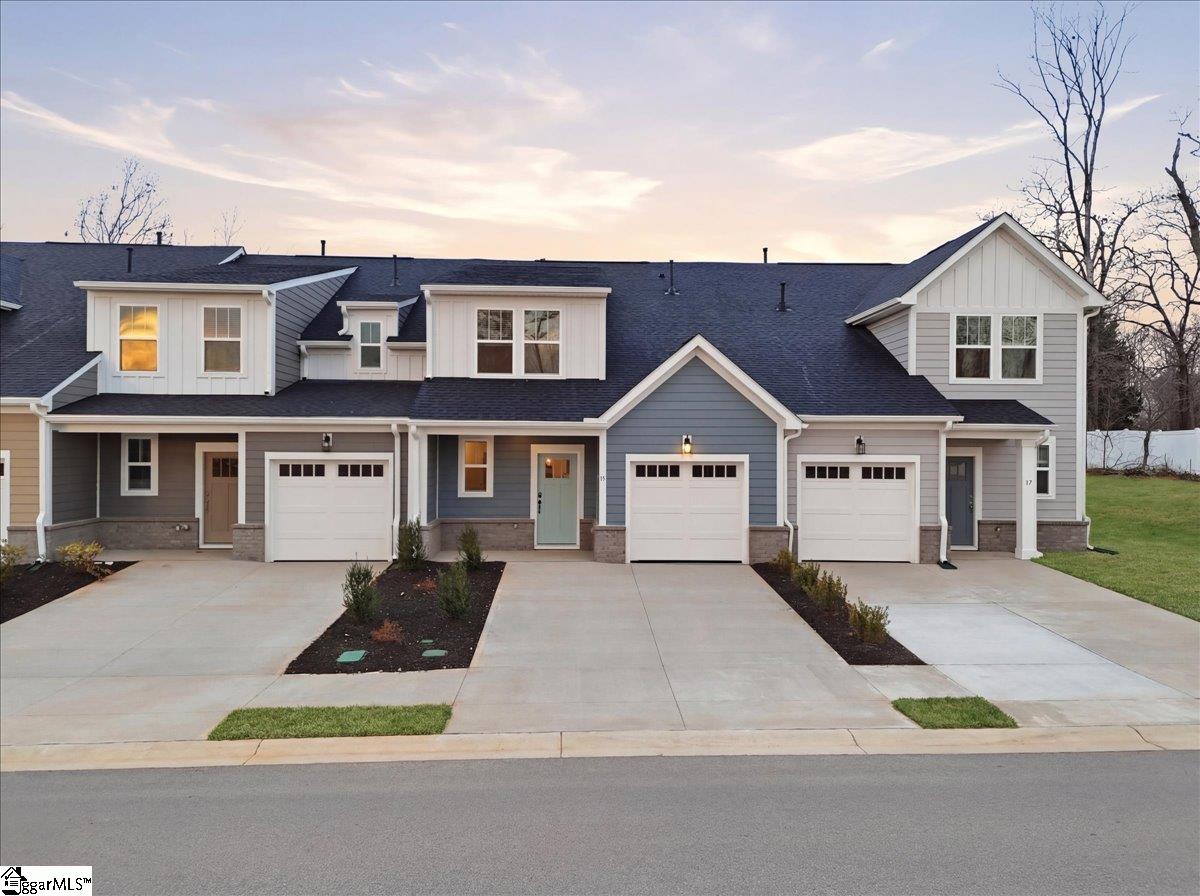 15 Thurlow Court — photo