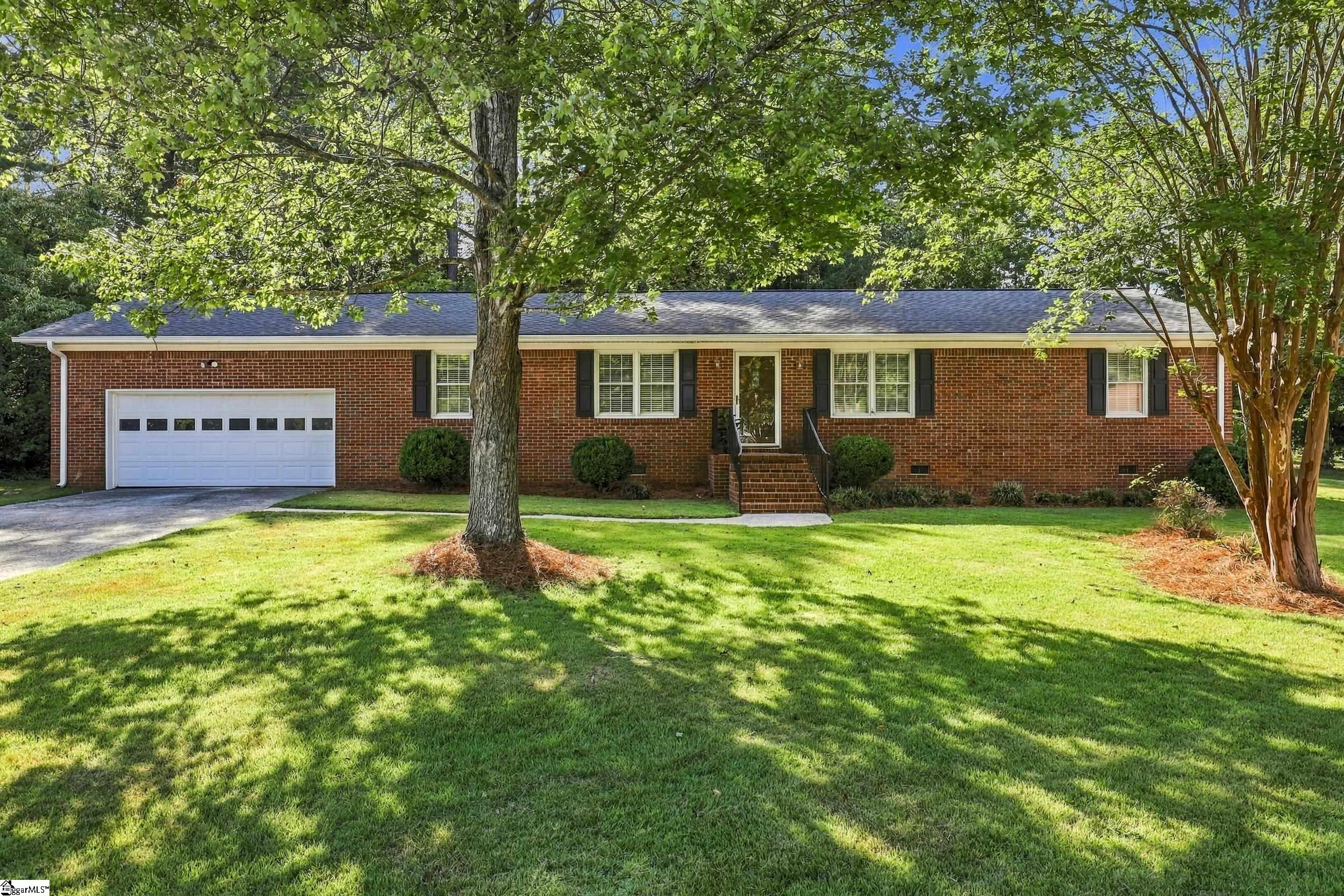 105 Vicksburg Court — photo