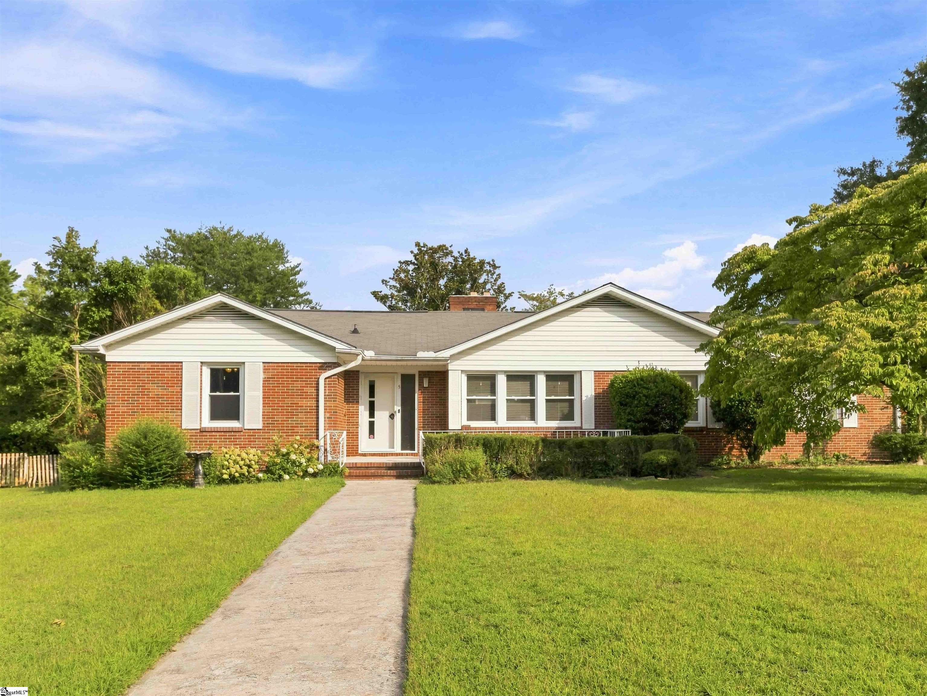 5 Lisa Drive — photo
