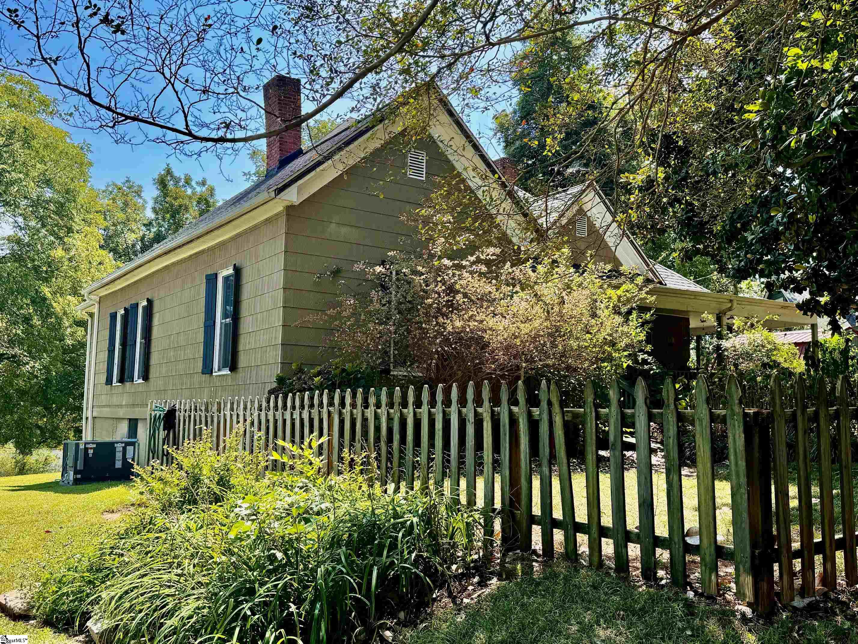 206 E Greenwood Street — photo