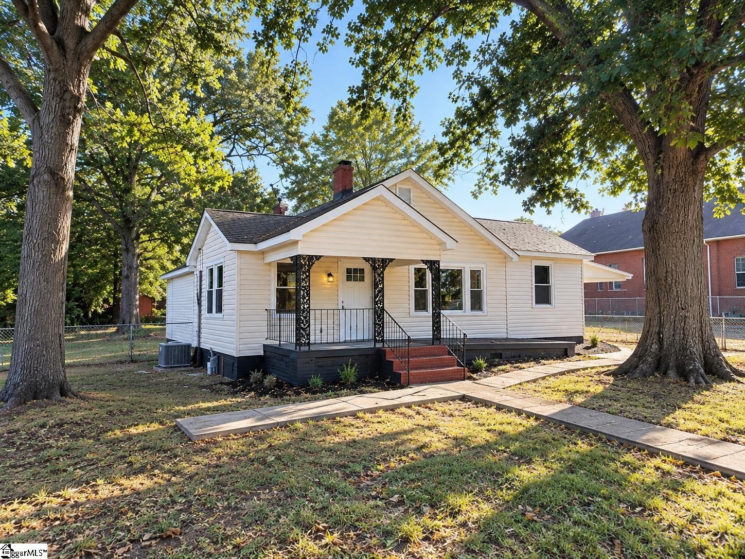 215 W Roosevelt Drive — photo
