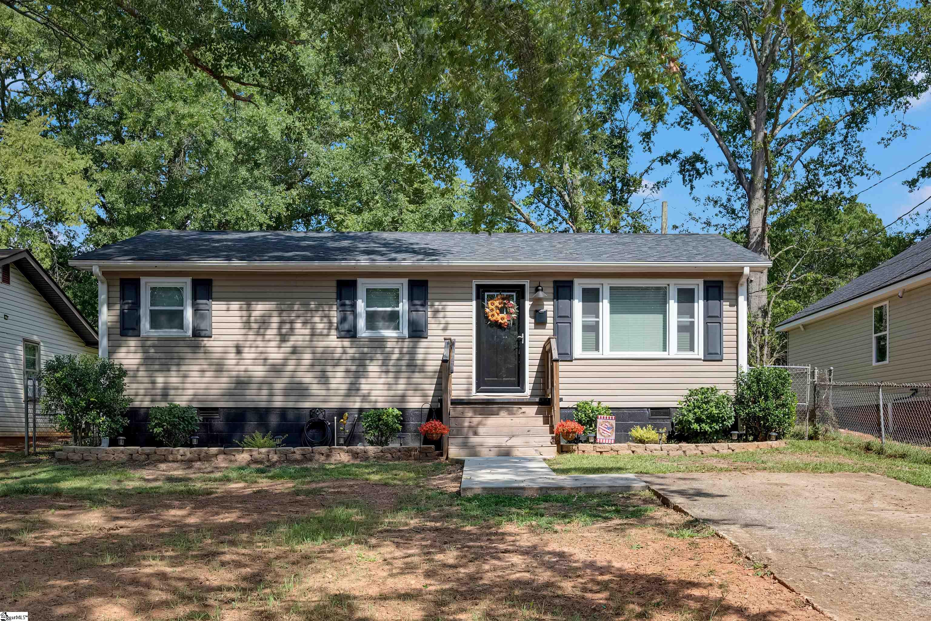130 Everett Street — photo