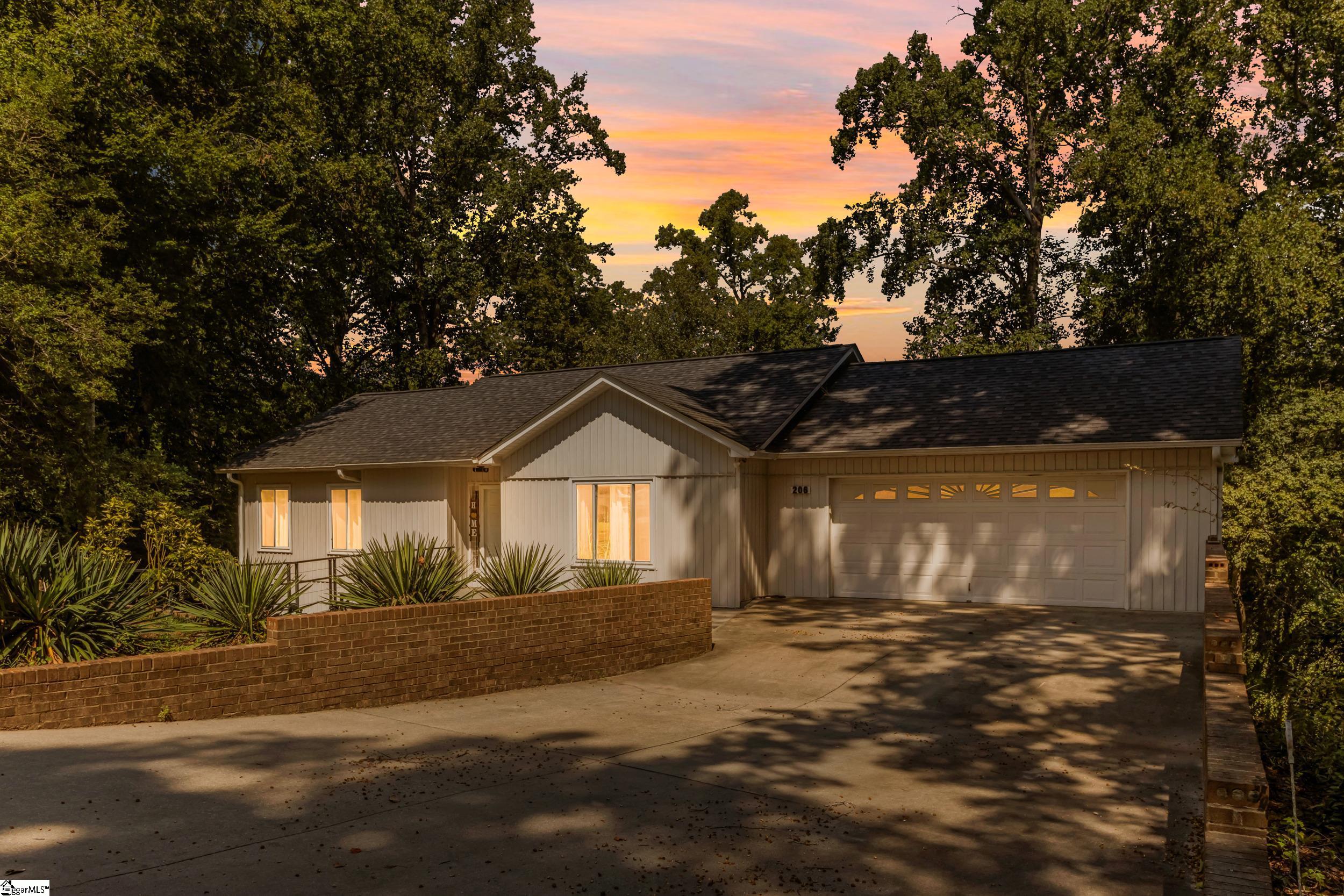 206 Holly Park Drive — photo