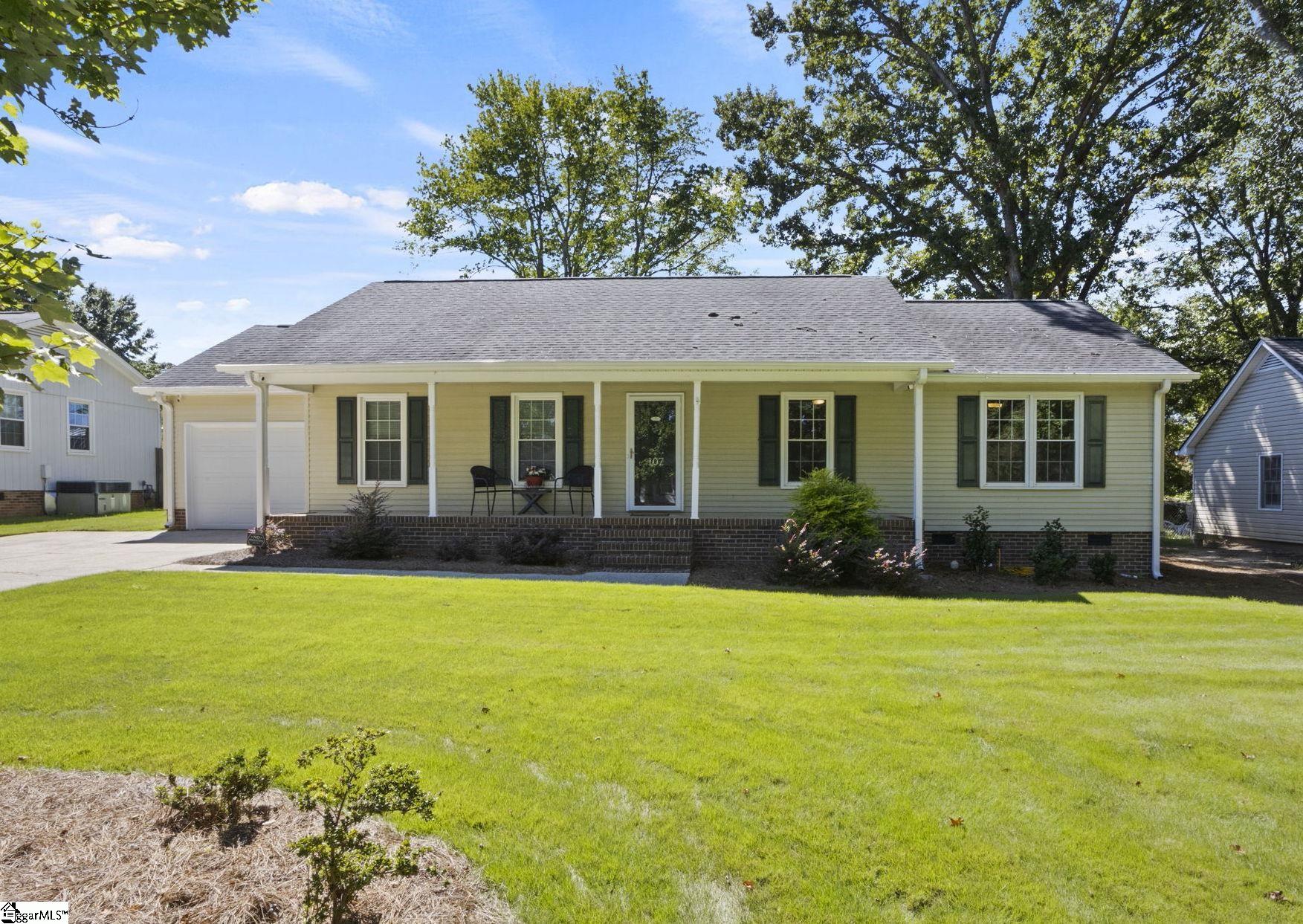 107 Lexington Court — photo