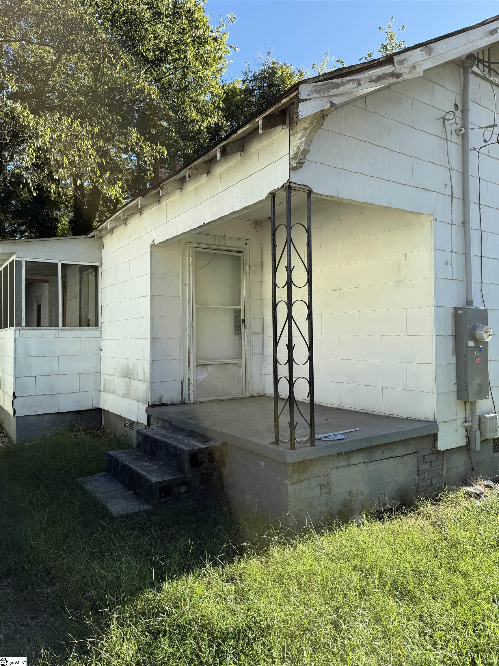 303 W Mauldin Street — photo