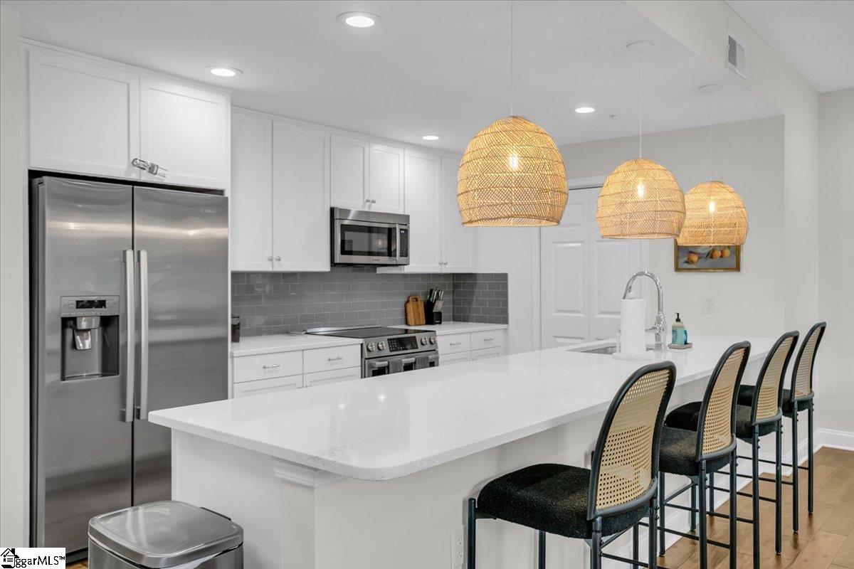 10 E Washington Street Unit 2J — photo
