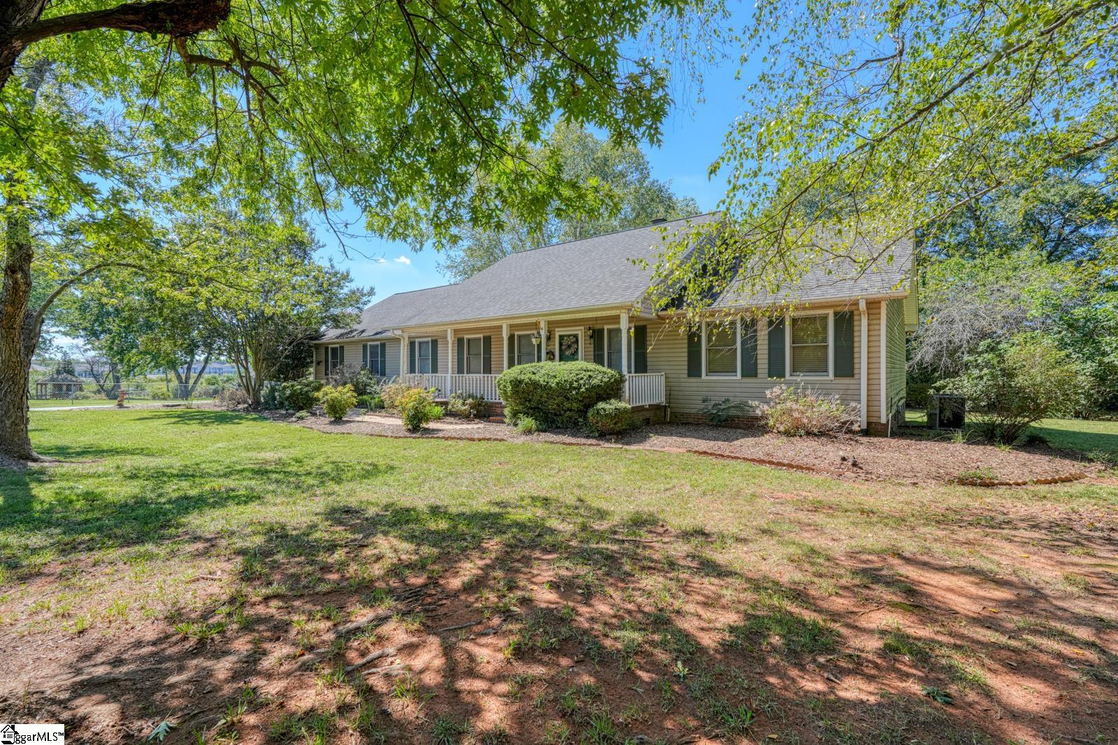 404 Cresthaven Drive — photo