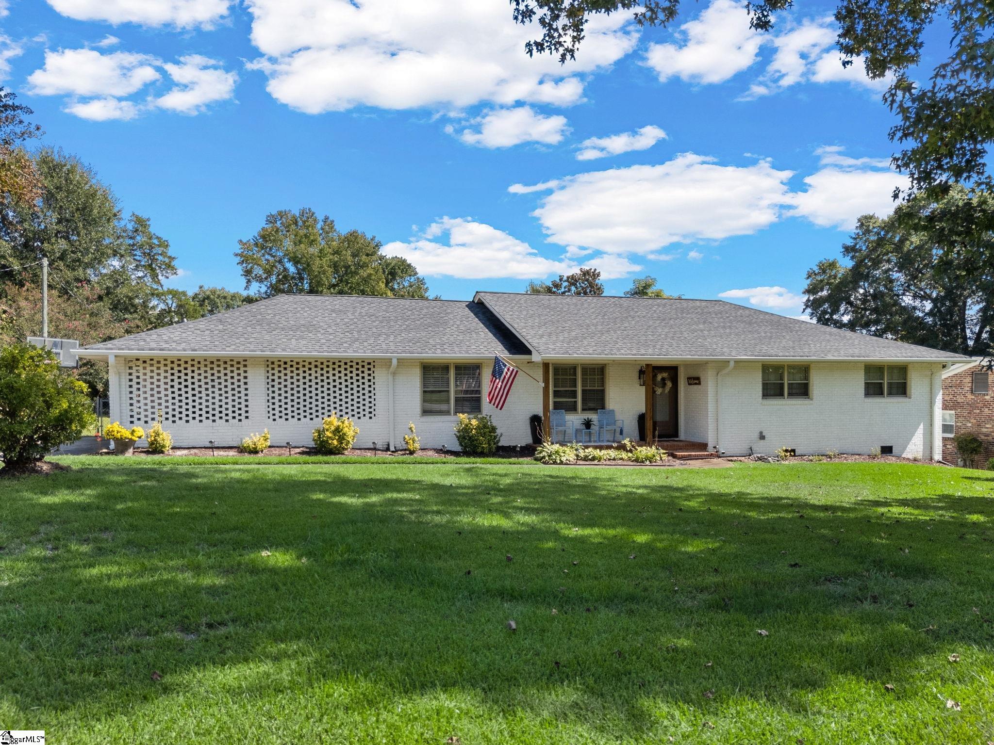 400 Lake Forest Drive — photo