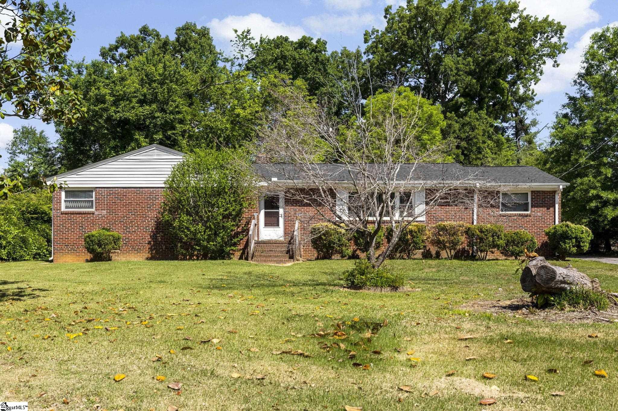 206 Greenbriar Drive — photo