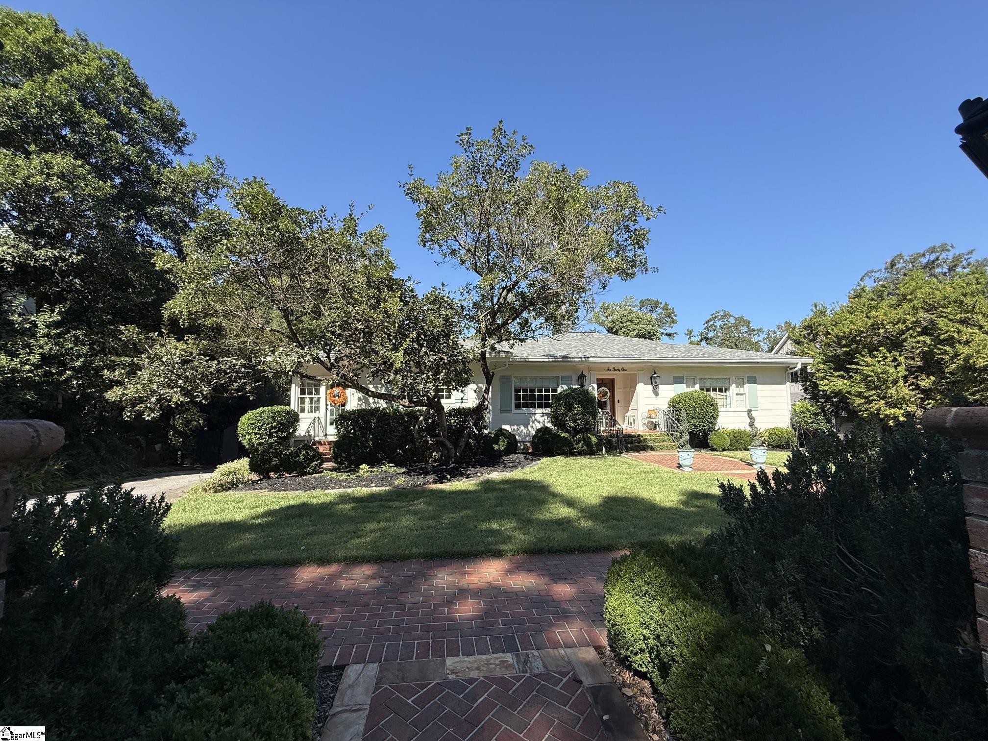641 Crystal Drive — photo