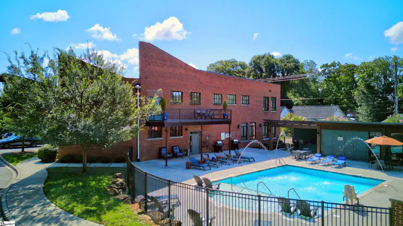 806 Green Avenue Unit 203 — photo