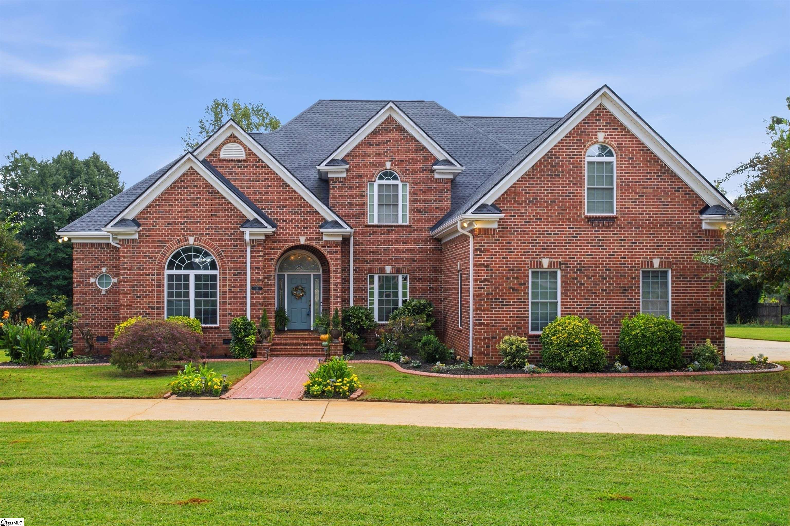 16 Fairway Drive — photo