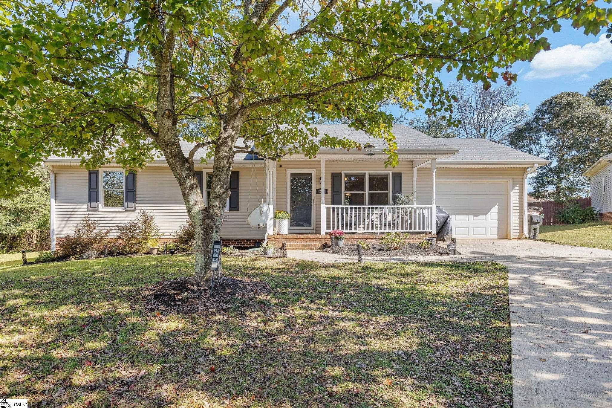 215 Yamasee Court — photo