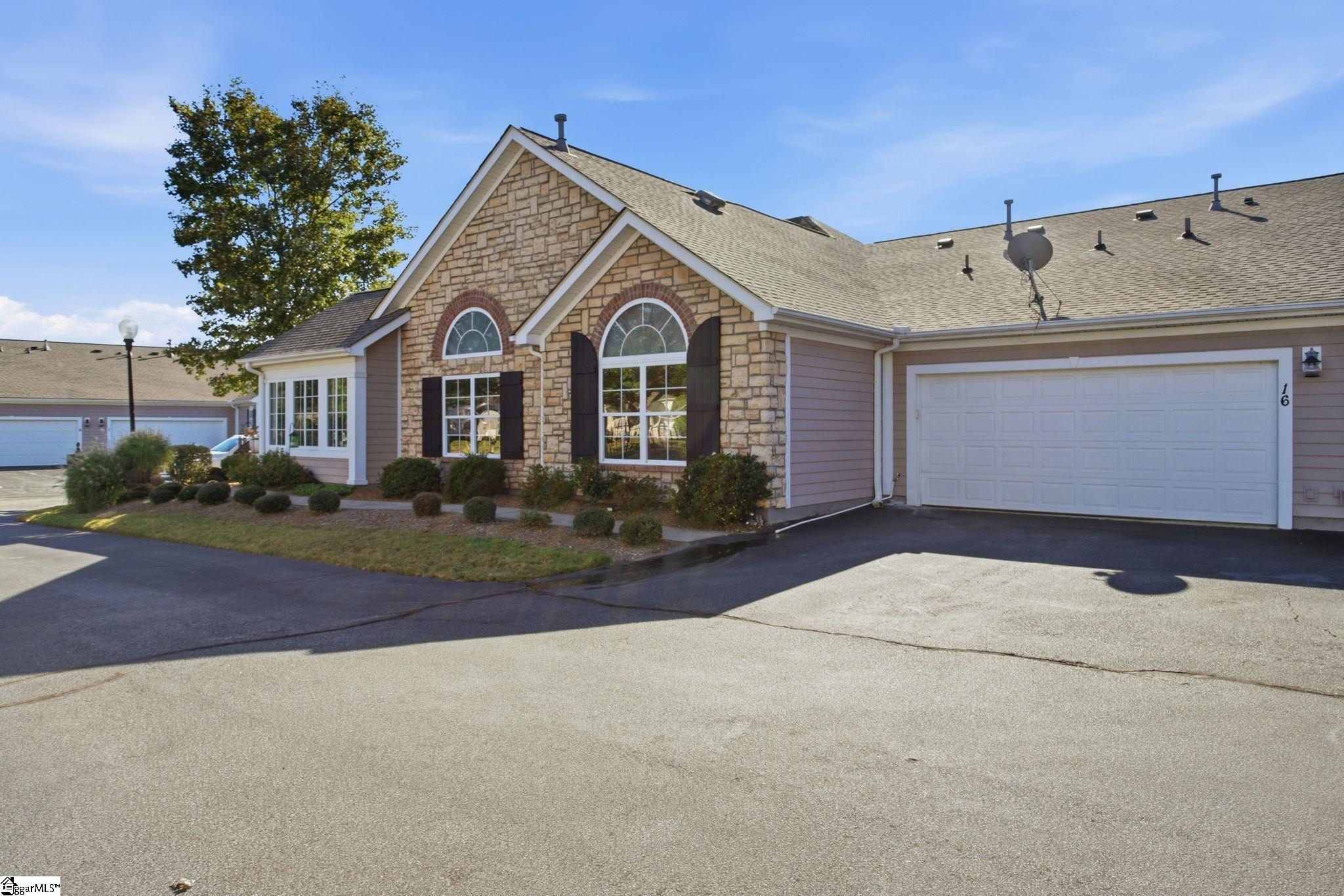 16 Fudora Circle — photo
