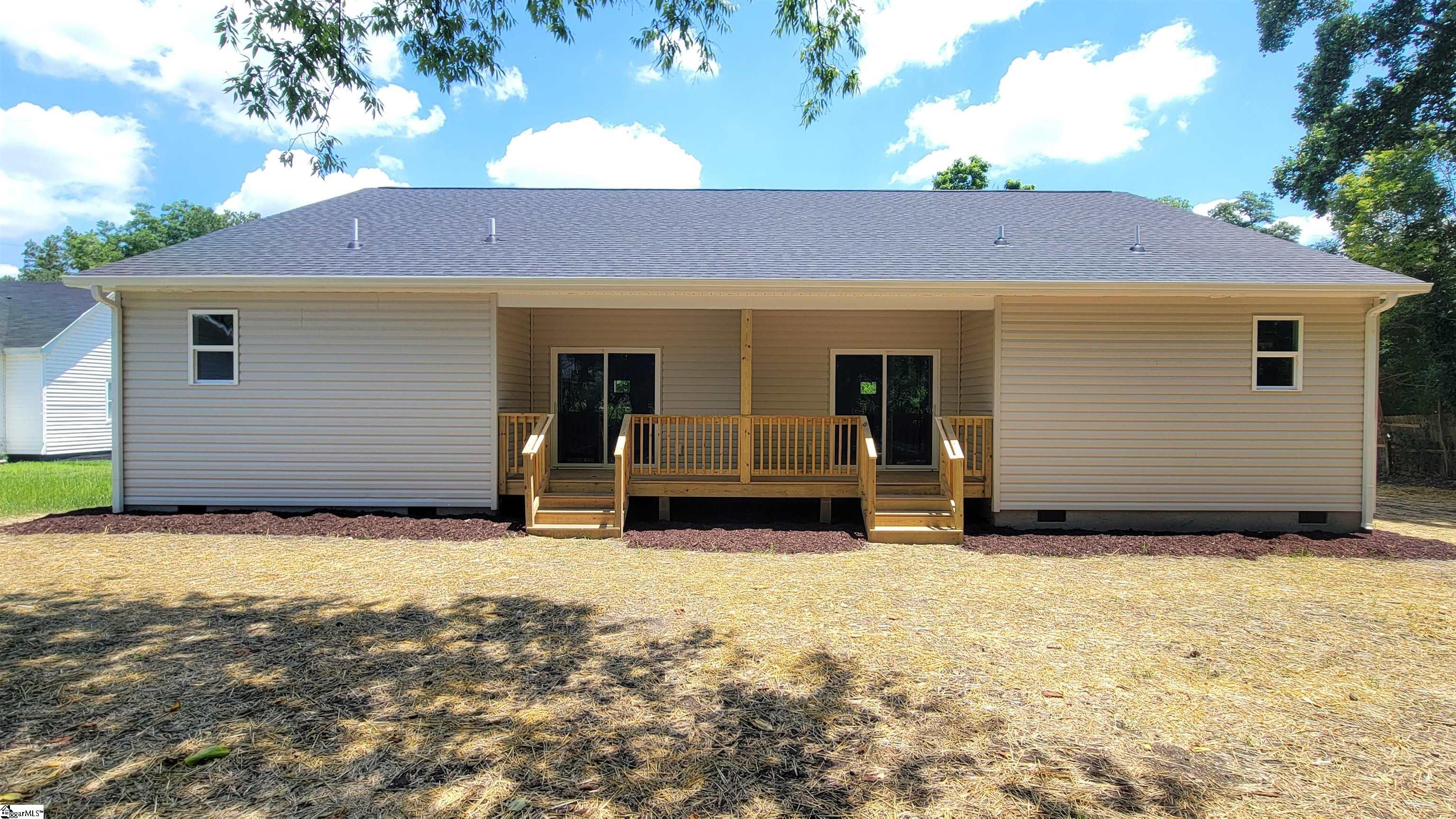 Home in Greenville, SC 29611 — photo 2