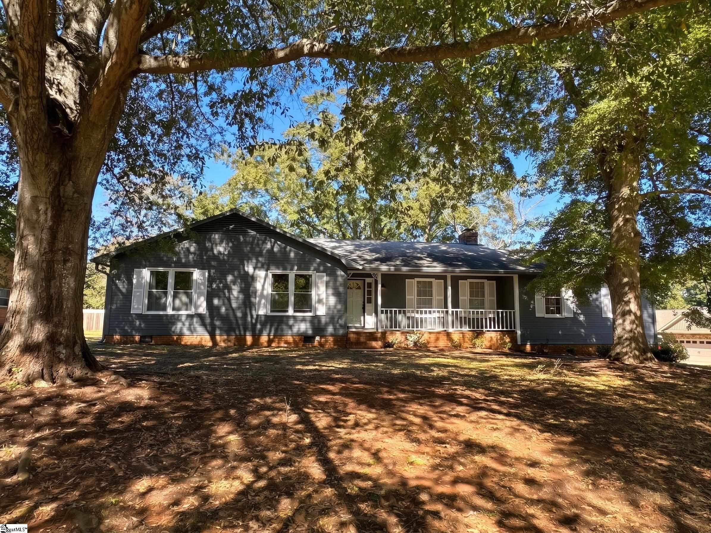 207 Laurelwood Drive — photo