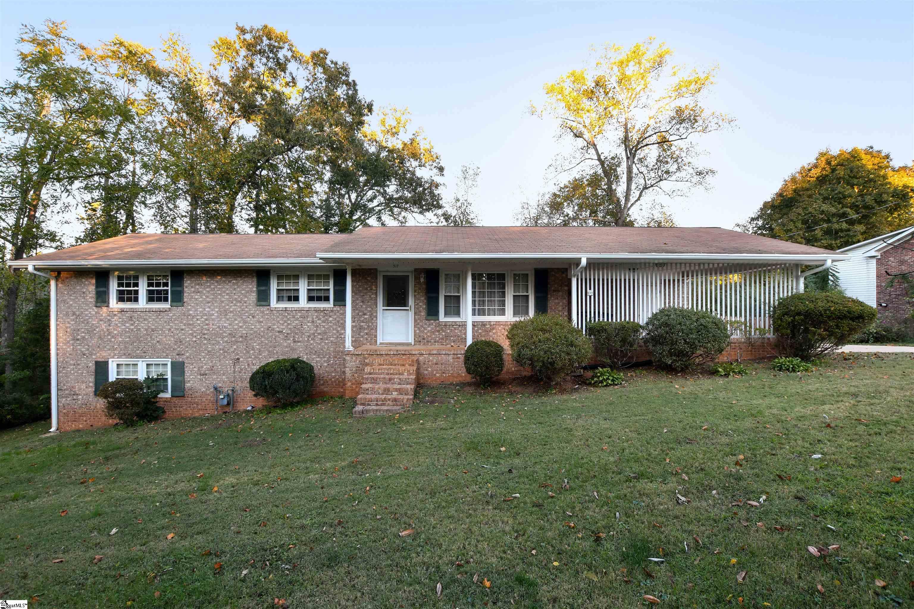 317 Richmond Drive — photo