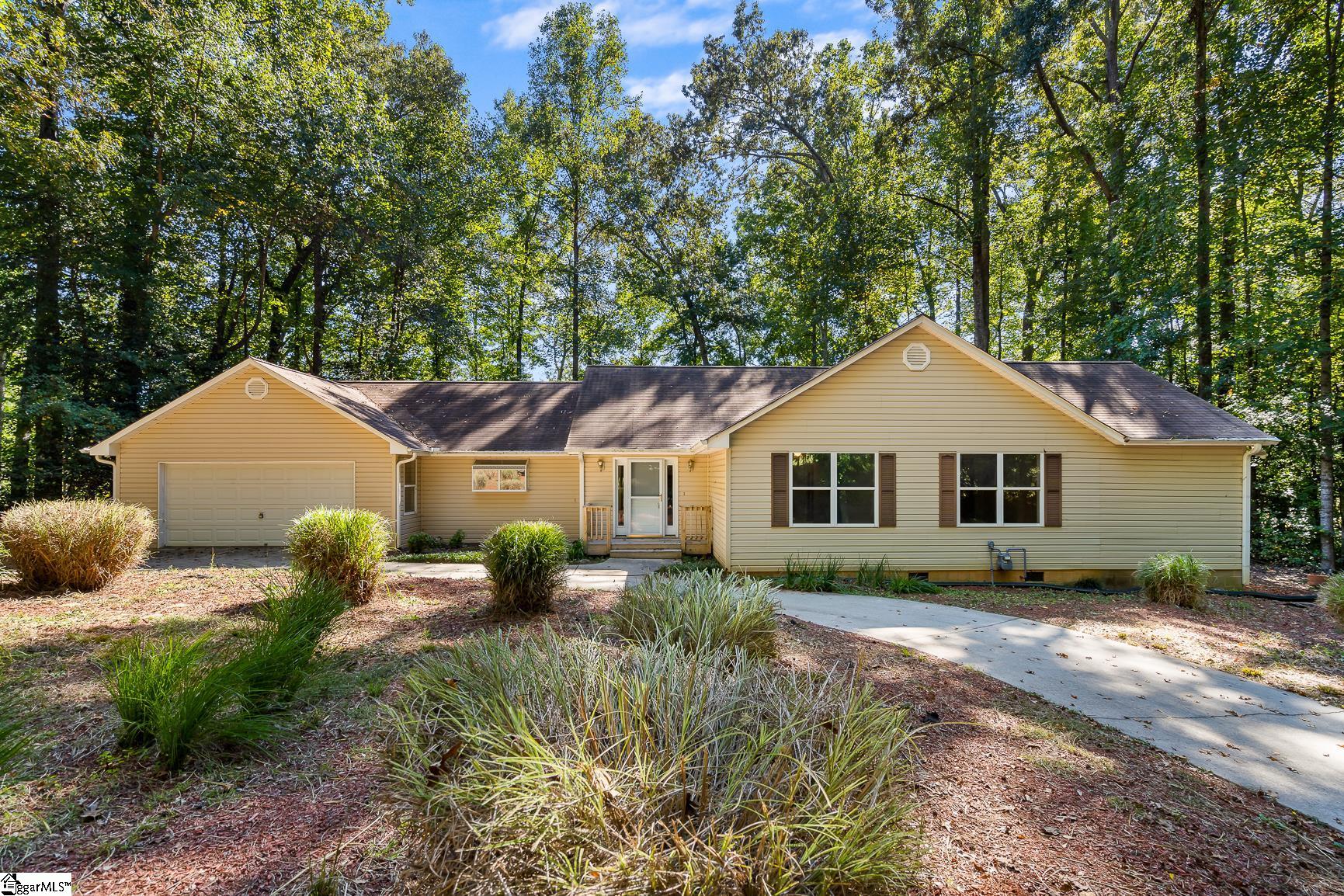 1607 Mcclellan Road — photo
