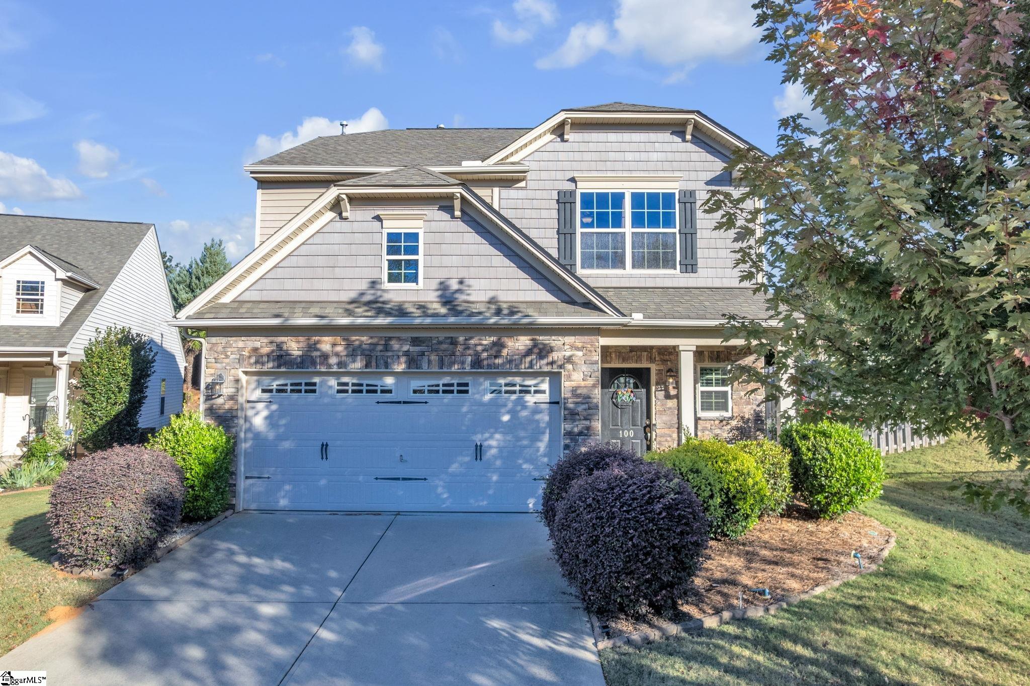 100 Romsey Circle — photo