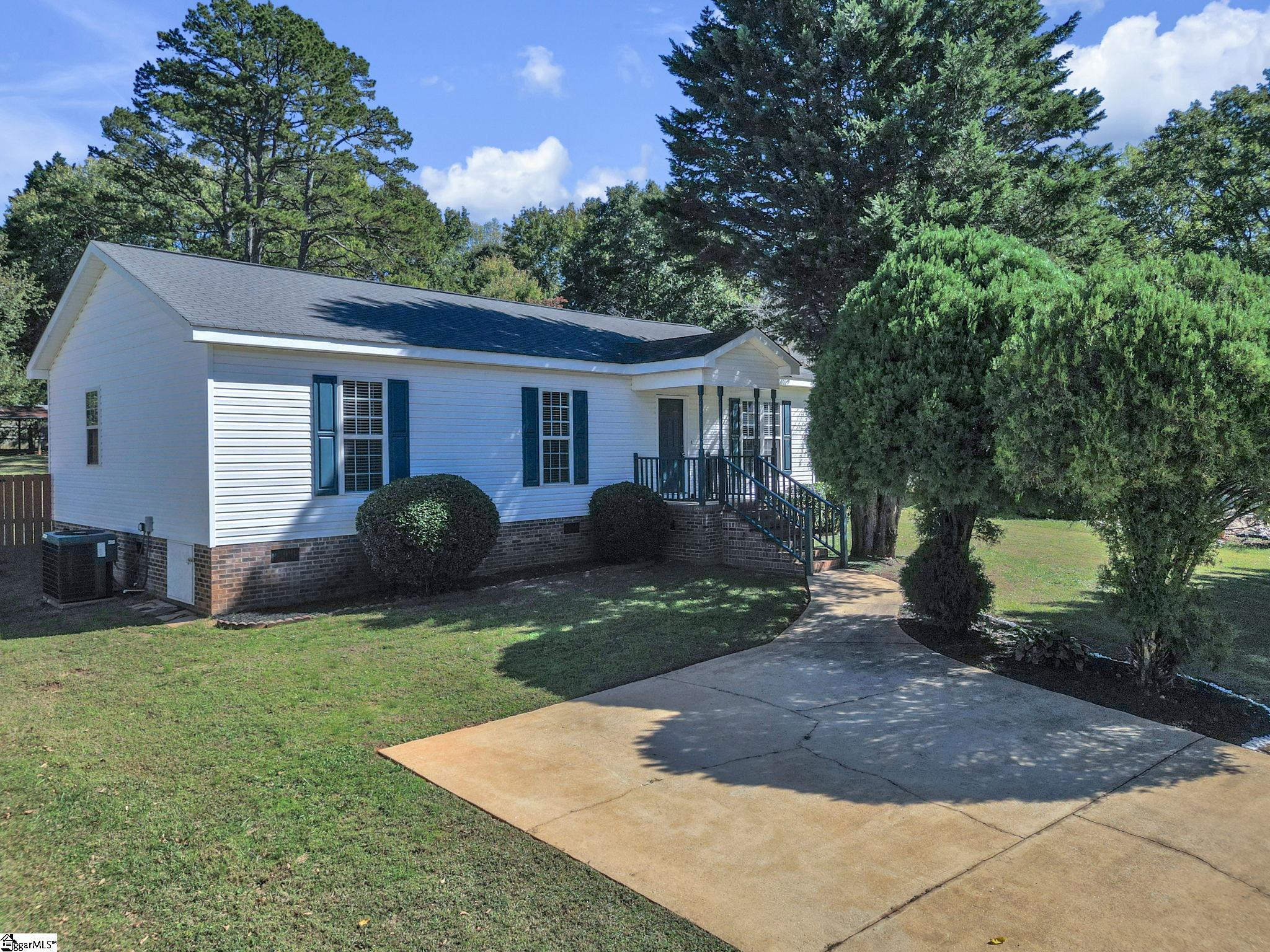 19 Susan Drive — photo