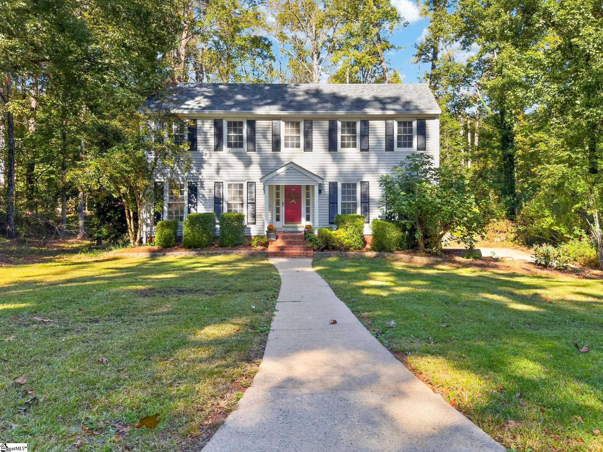 910 Sussex Court — photo