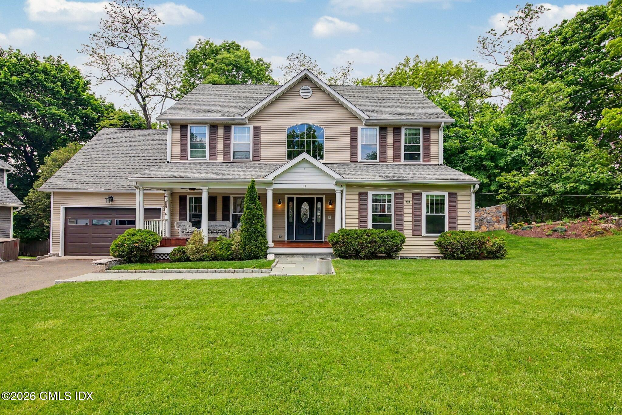 11 Maple Drive — photo