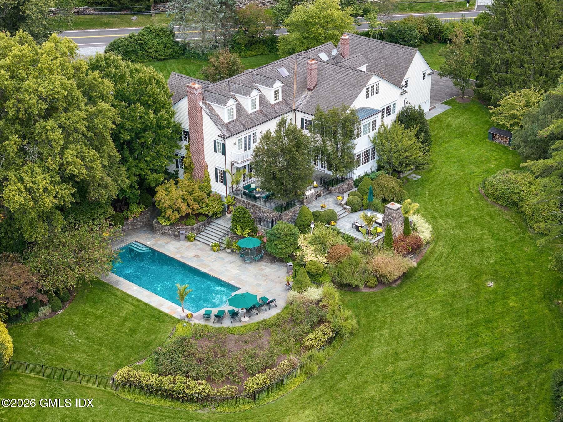 174 Round Hill Road — photo