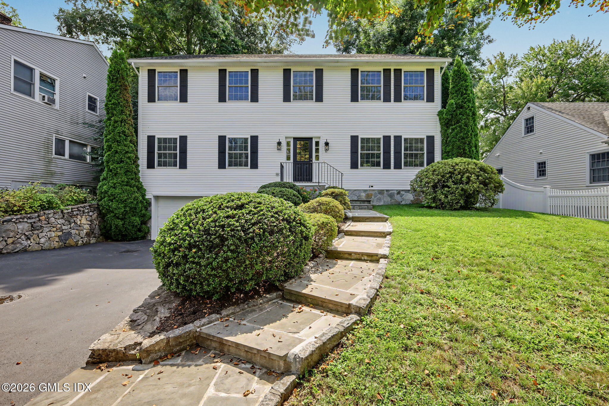 12 Stuart Drive — photo