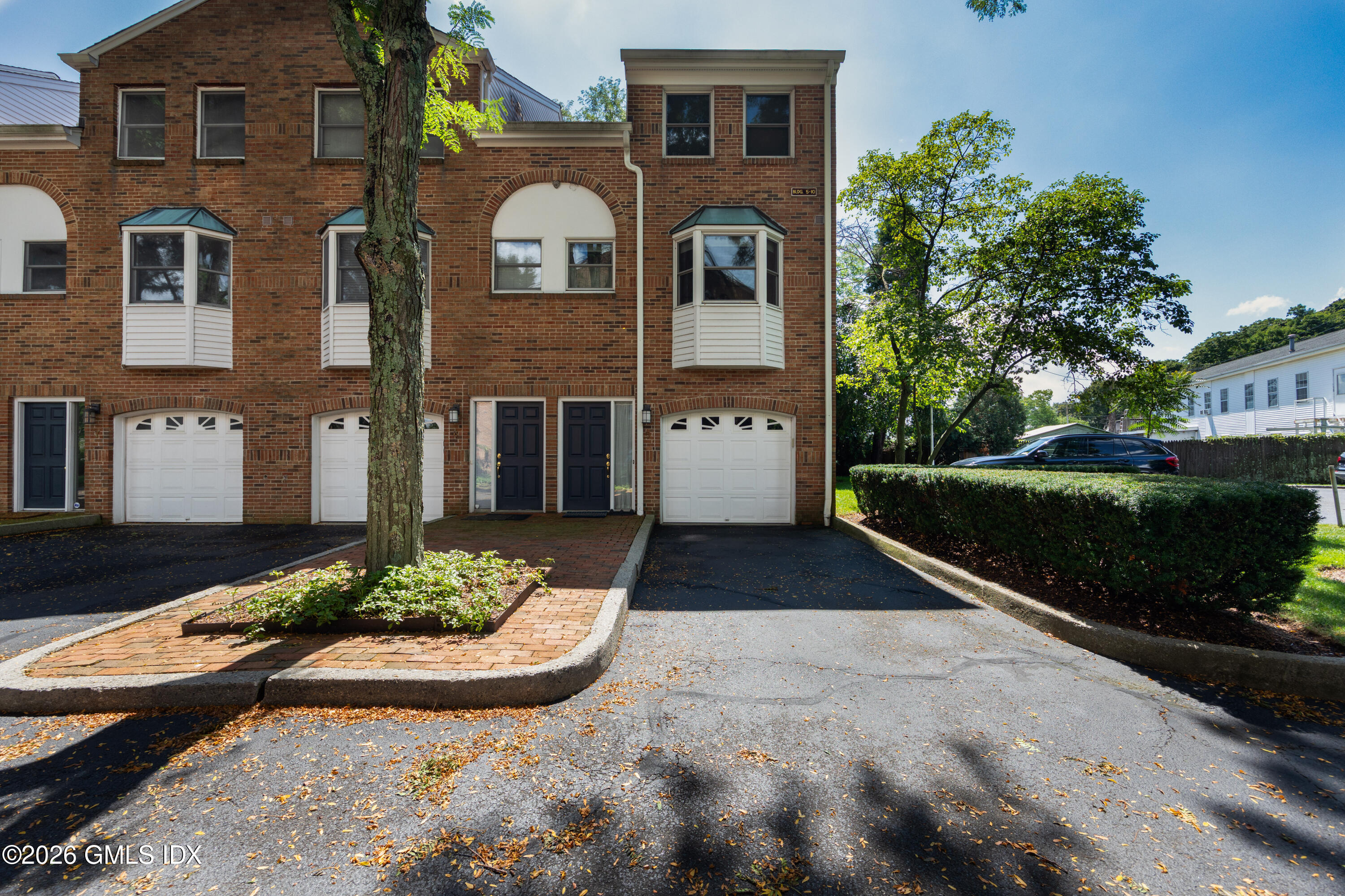 115 River Road 5 — photo
