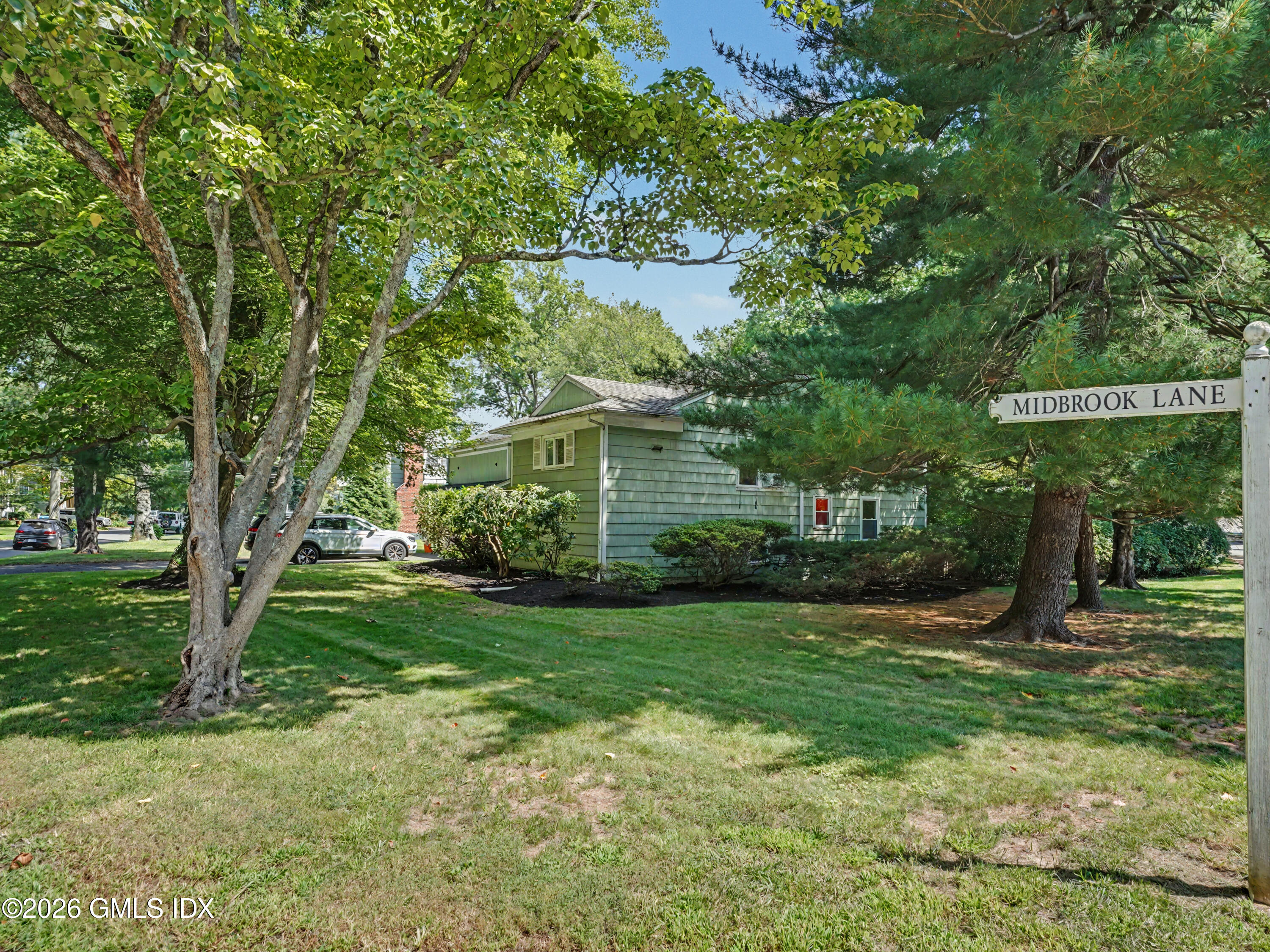 1 Midbrook Lane — photo